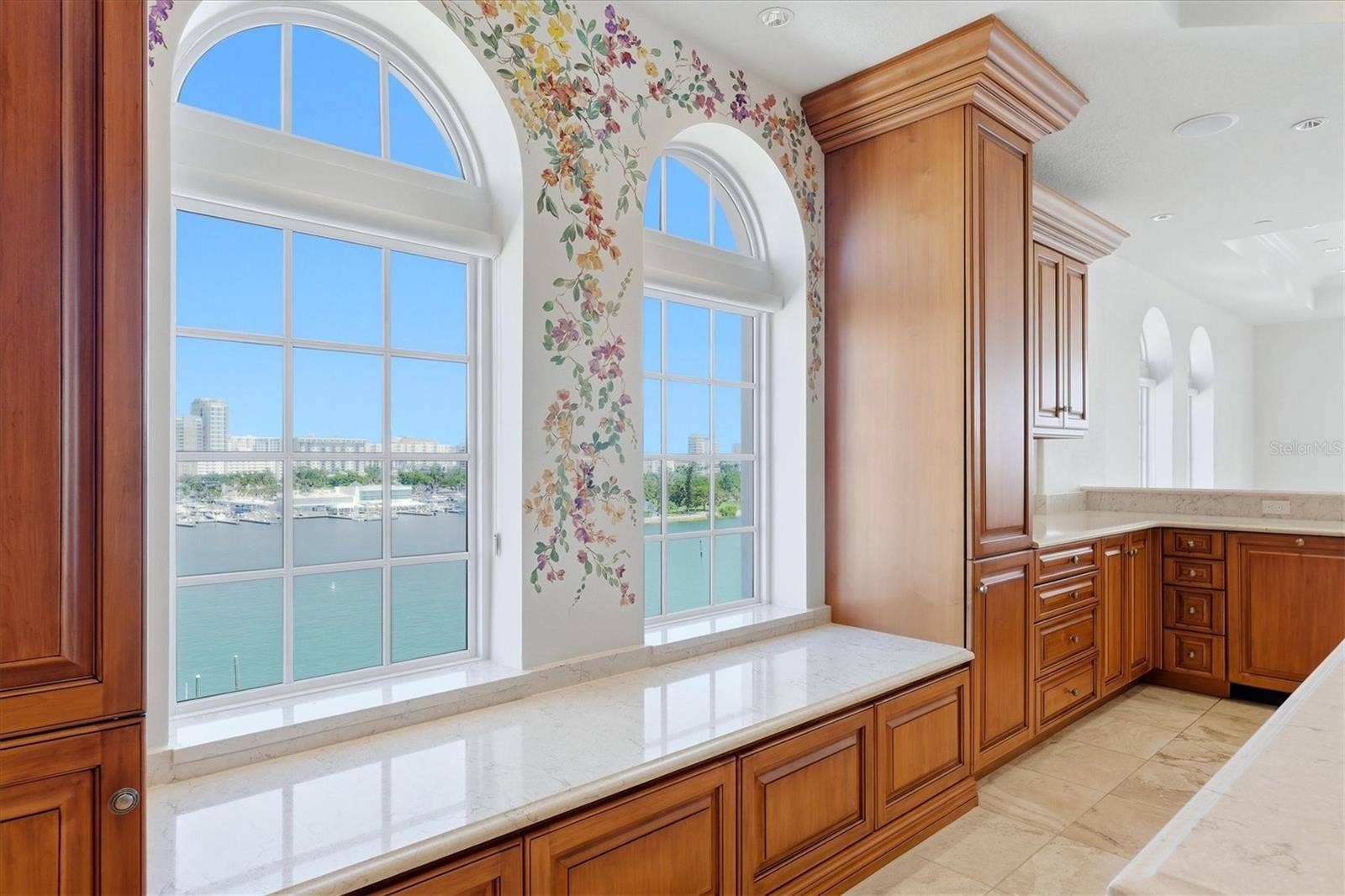 420 GOLDEN GATE POINT, #700, Sarasota, FL 34236 420 GOLDEN GATE POINT, #700, Sarasota, FL 34236