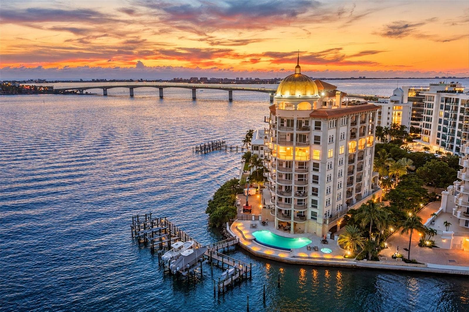 420 GOLDEN GATE POINT, #700, Sarasota, FL 34236 420 GOLDEN GATE POINT, #700, Sarasota, FL 34236