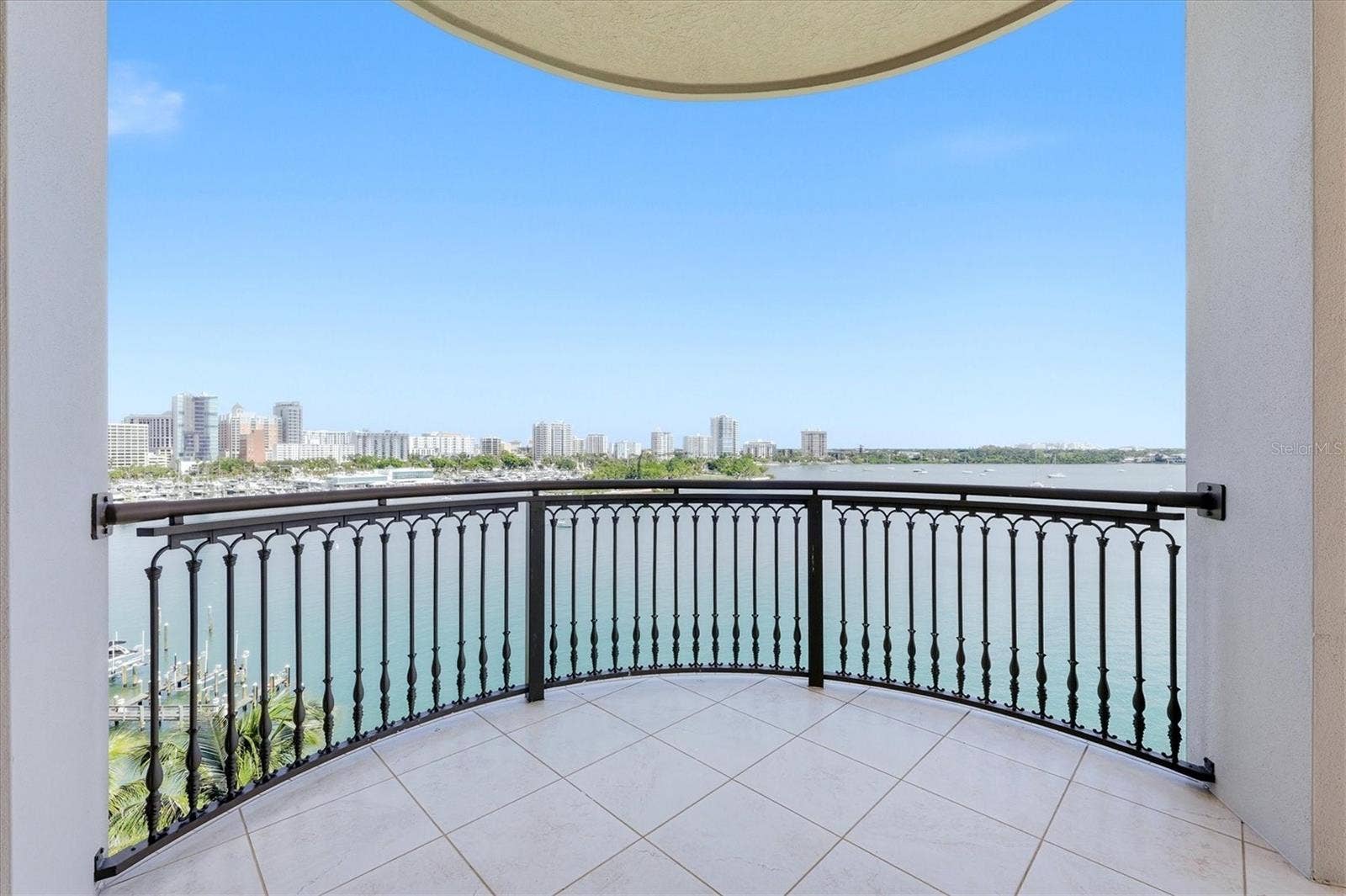 420 GOLDEN GATE POINT, #700, Sarasota, FL 34236 420 GOLDEN GATE POINT, #700, Sarasota, FL 34236