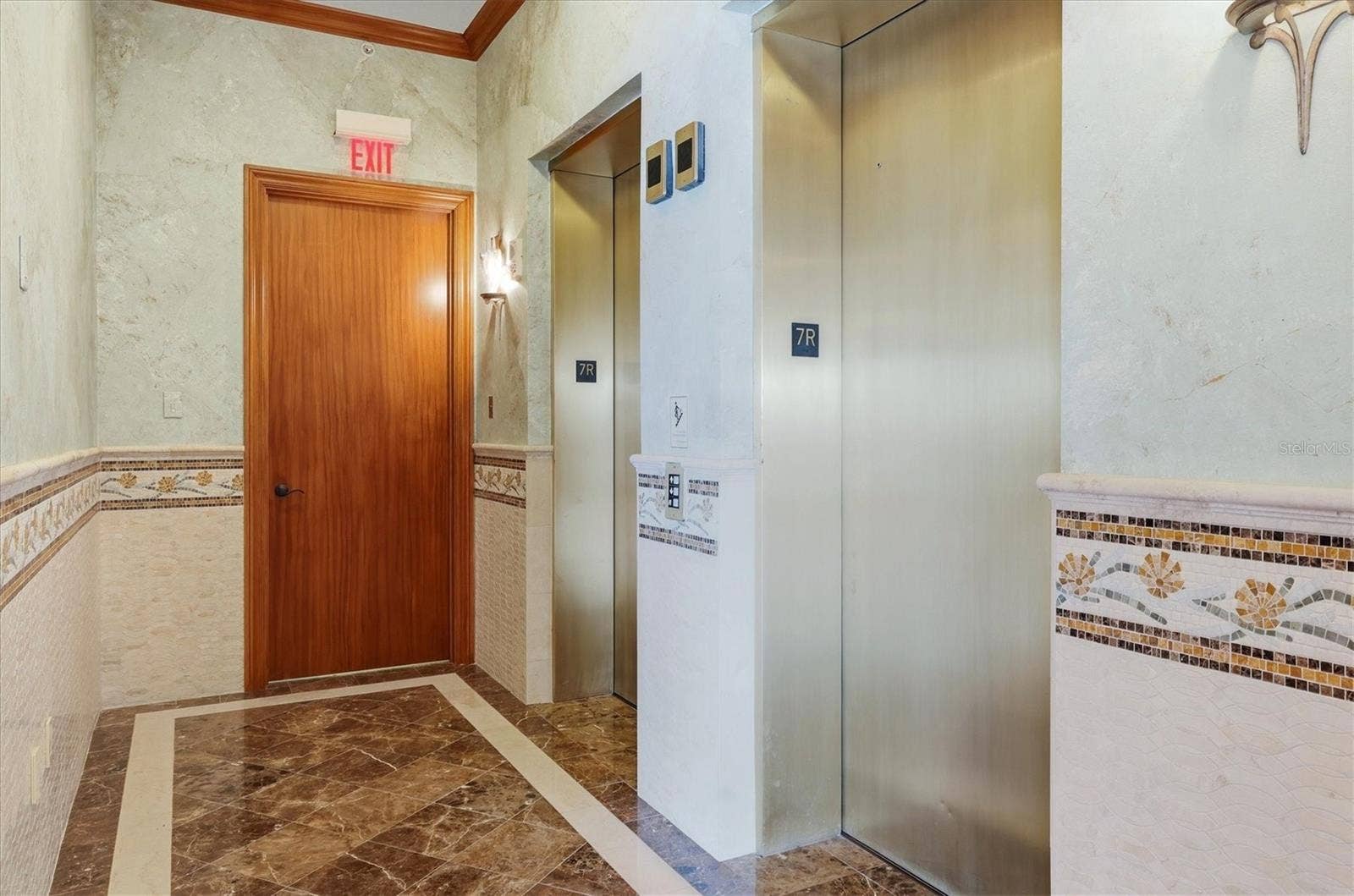 420 GOLDEN GATE POINT, #700, Sarasota, FL 34236 420 GOLDEN GATE POINT, #700, Sarasota, FL 34236