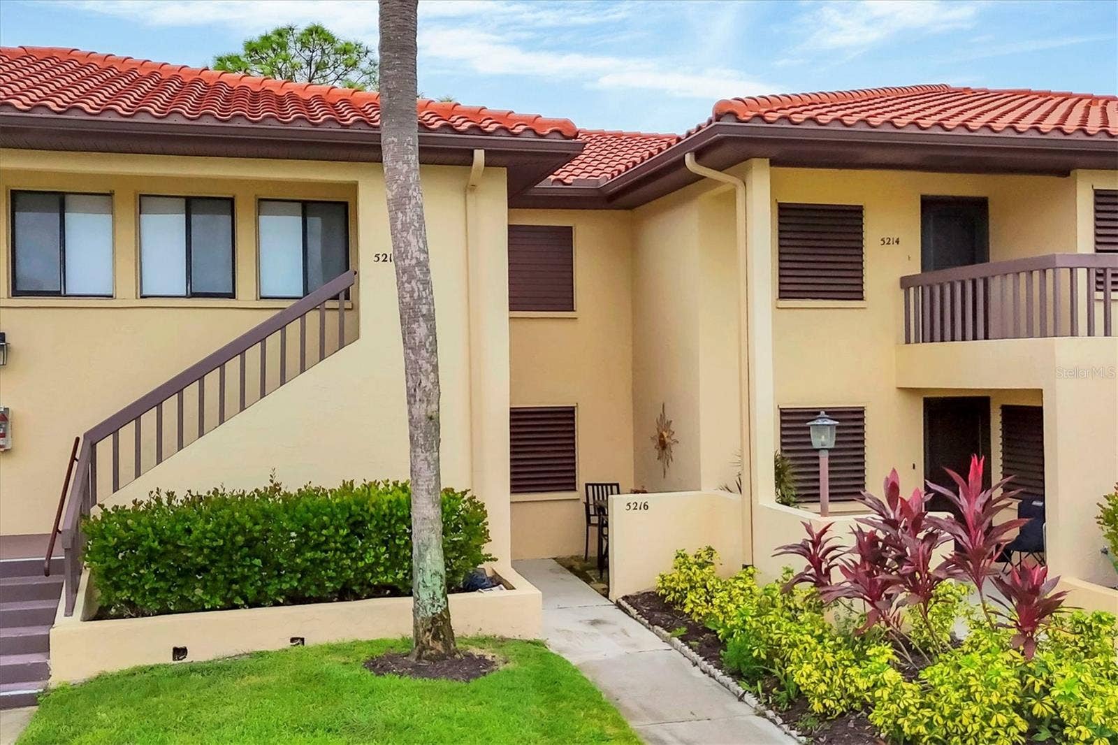 5216 LAKE VILLAGE DRIVE, #71, Sarasota, FL 34235 5216 LAKE VILLAGE DRIVE, #71, Sarasota, FL 34235