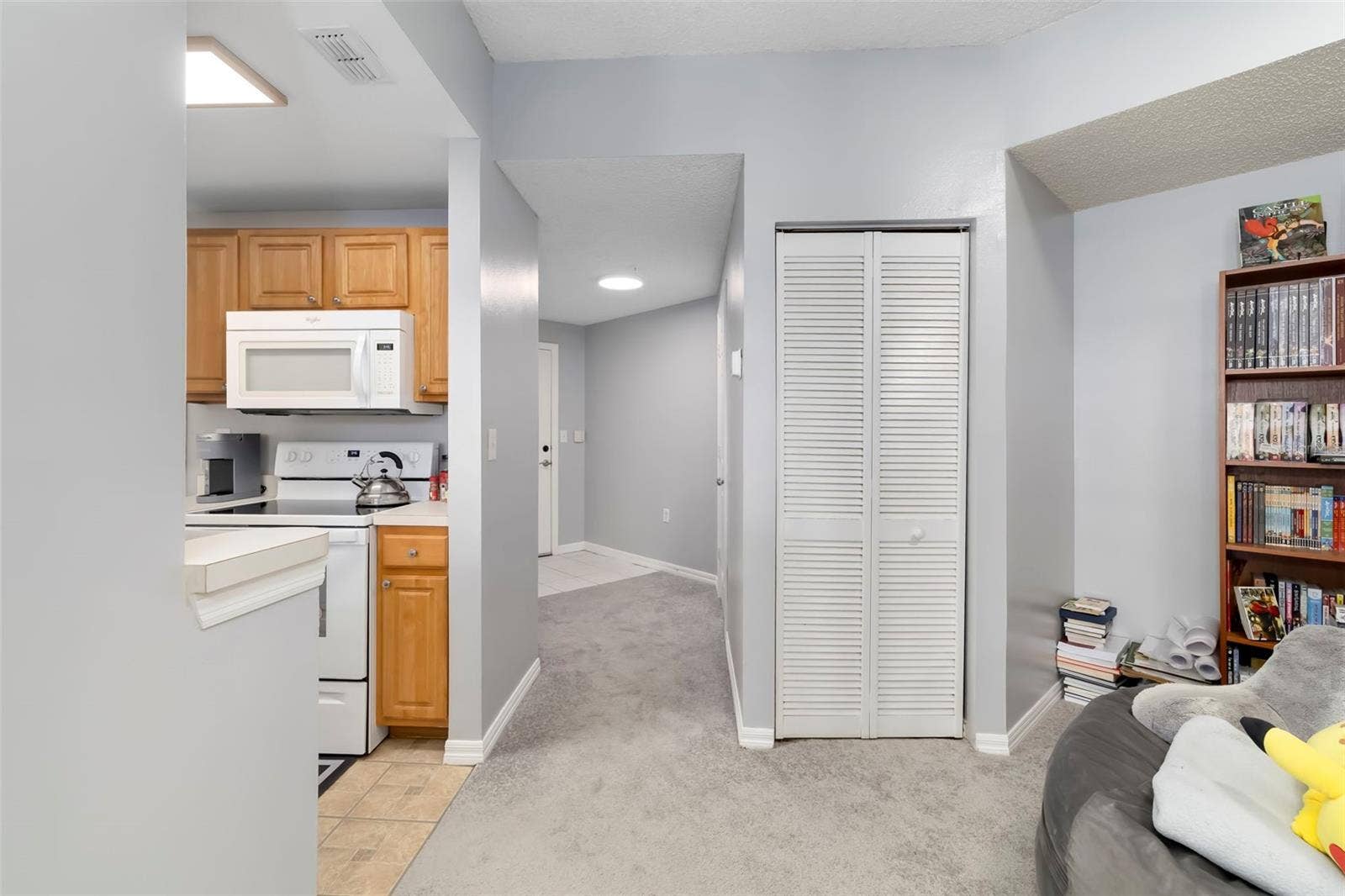 5500 BENTGRASS DRIVE, #6-203, Sarasota, FL 34235 Entrance Way.