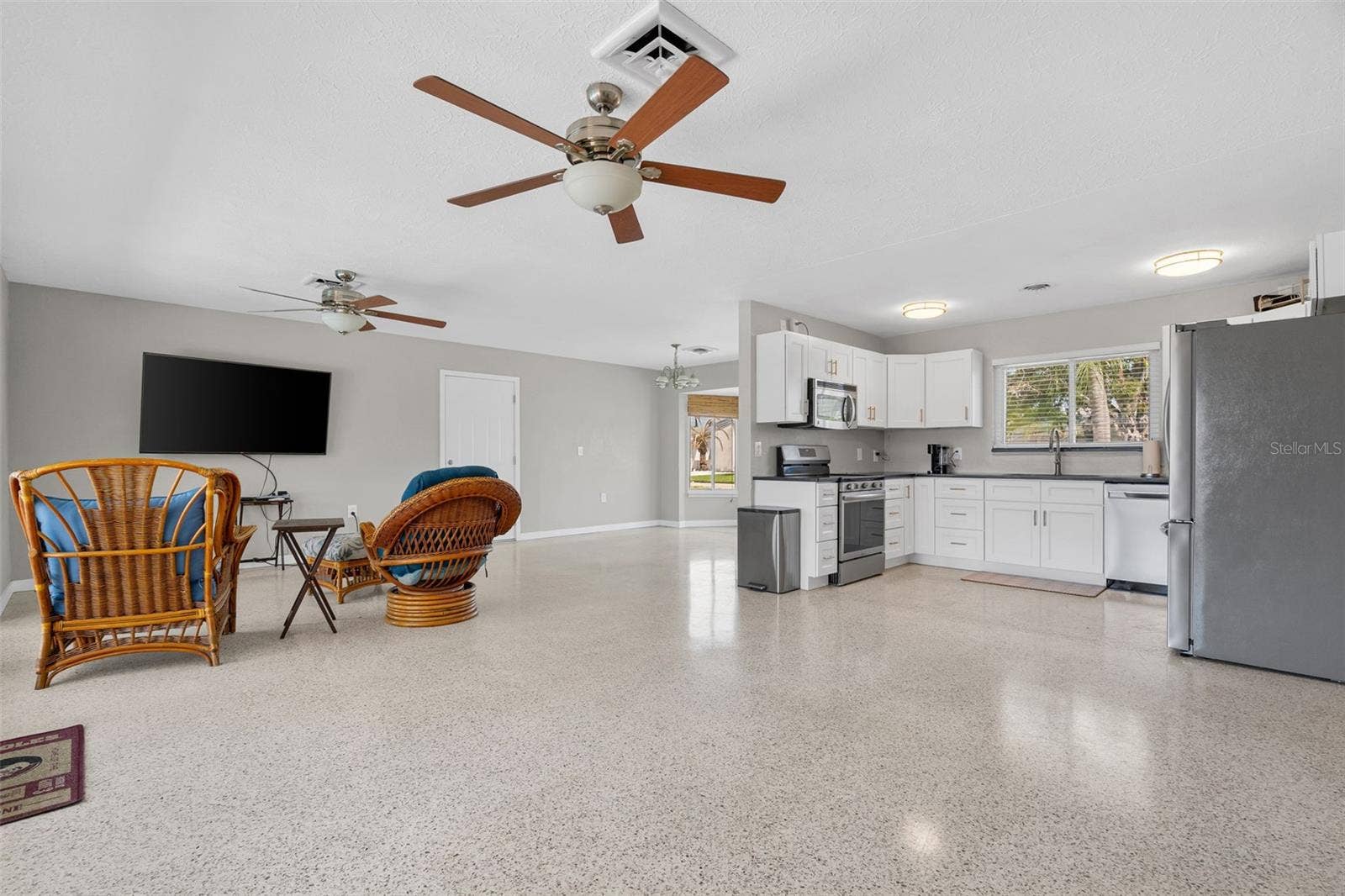 4331 POMPANO LANE, Palmetto, FL 34221 4331 POMPANO LANE, Palmetto, FL 34221