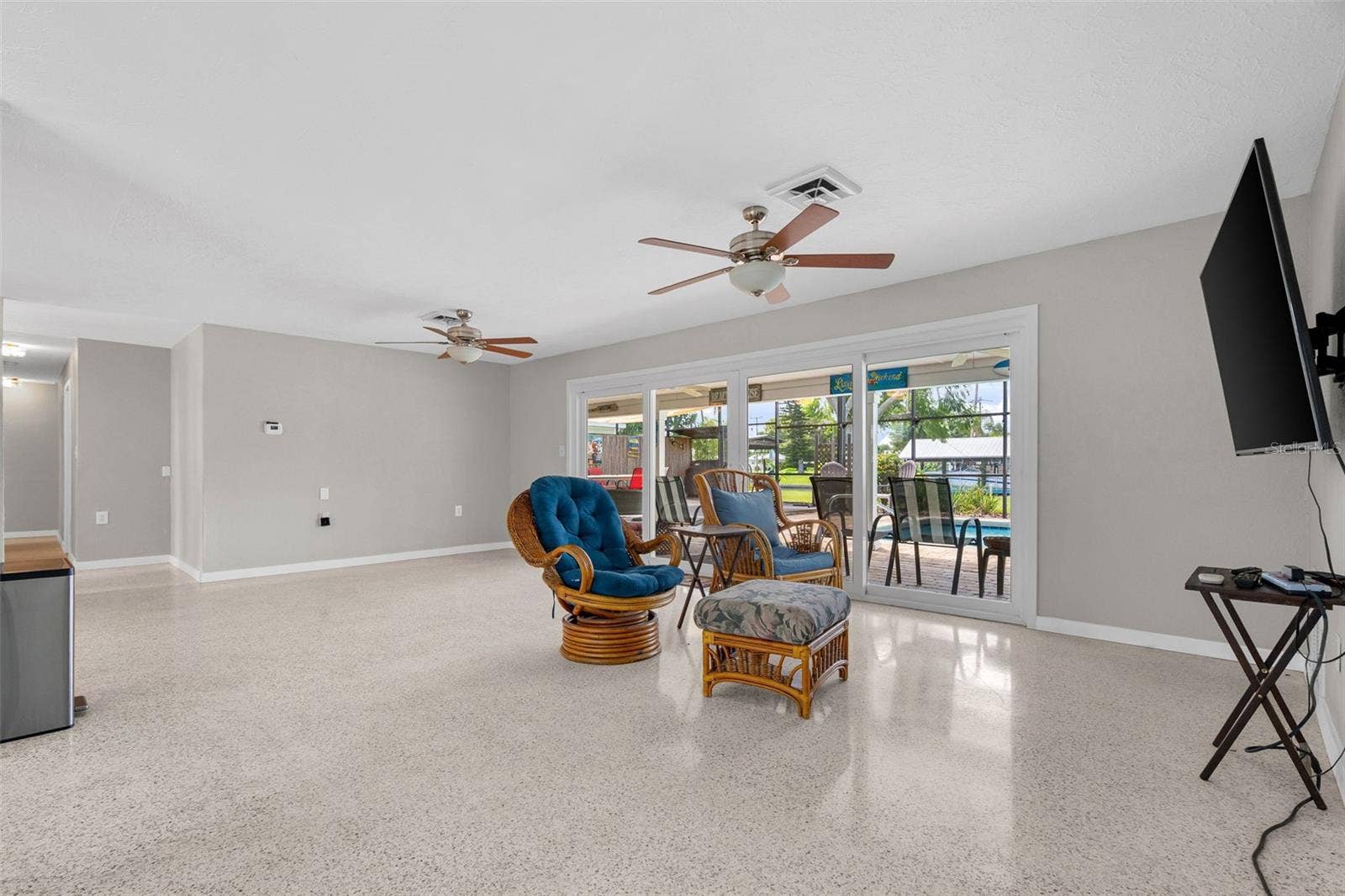 4331 POMPANO LANE, Palmetto, FL 34221 4331 POMPANO LANE, Palmetto, FL 34221