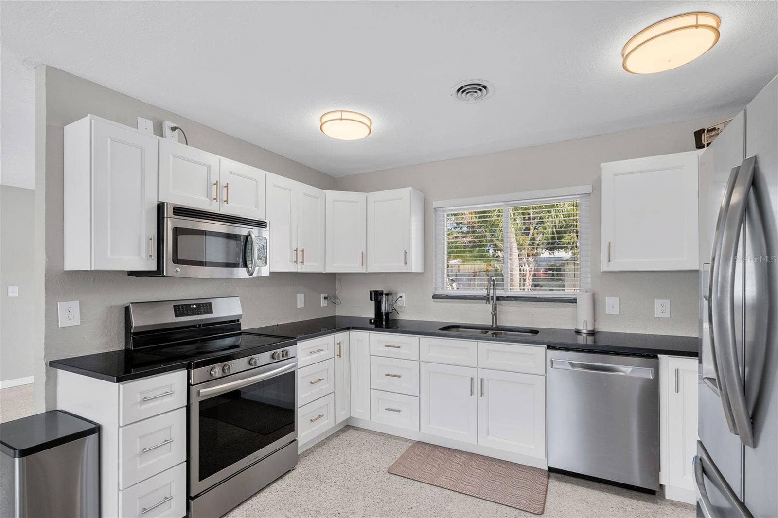 4331 POMPANO LANE, Palmetto, FL 34221 4331 POMPANO LANE, Palmetto, FL 34221