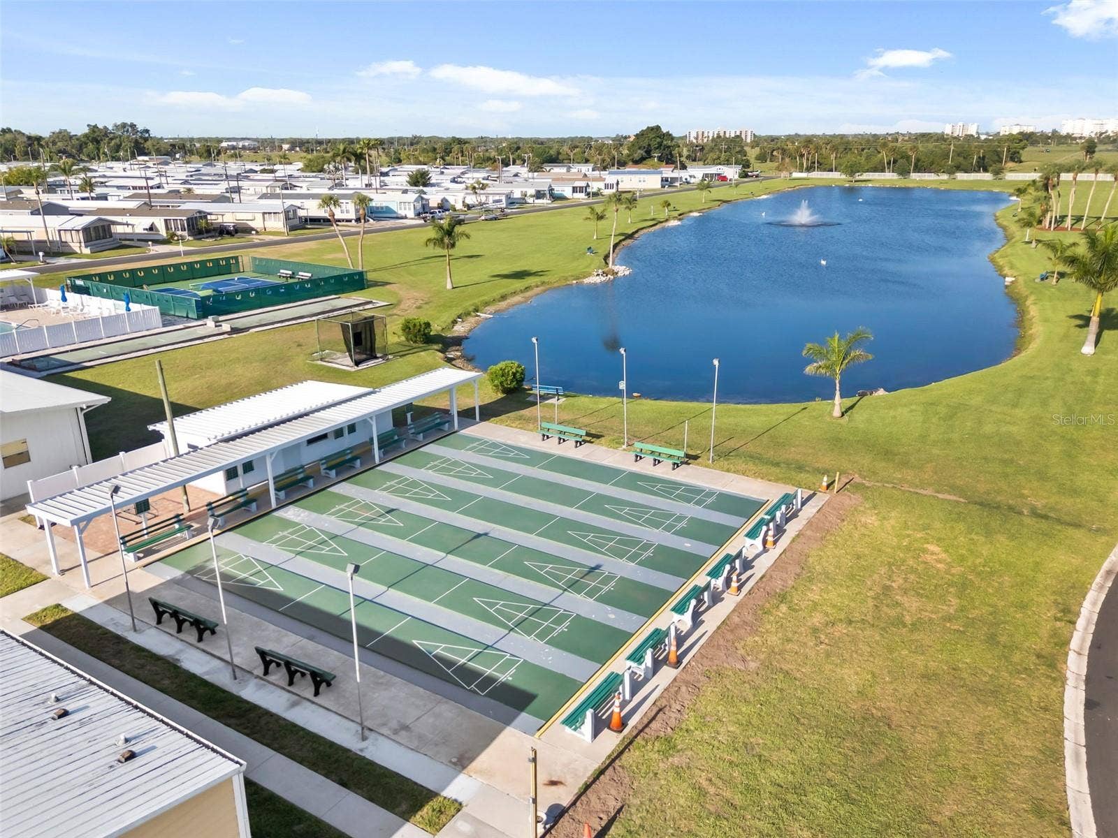 136 LAKEVIEW DR. DRIVE, Palmetto, FL 34221 136 LAKEVIEW DR. DRIVE, Palmetto, FL 34221