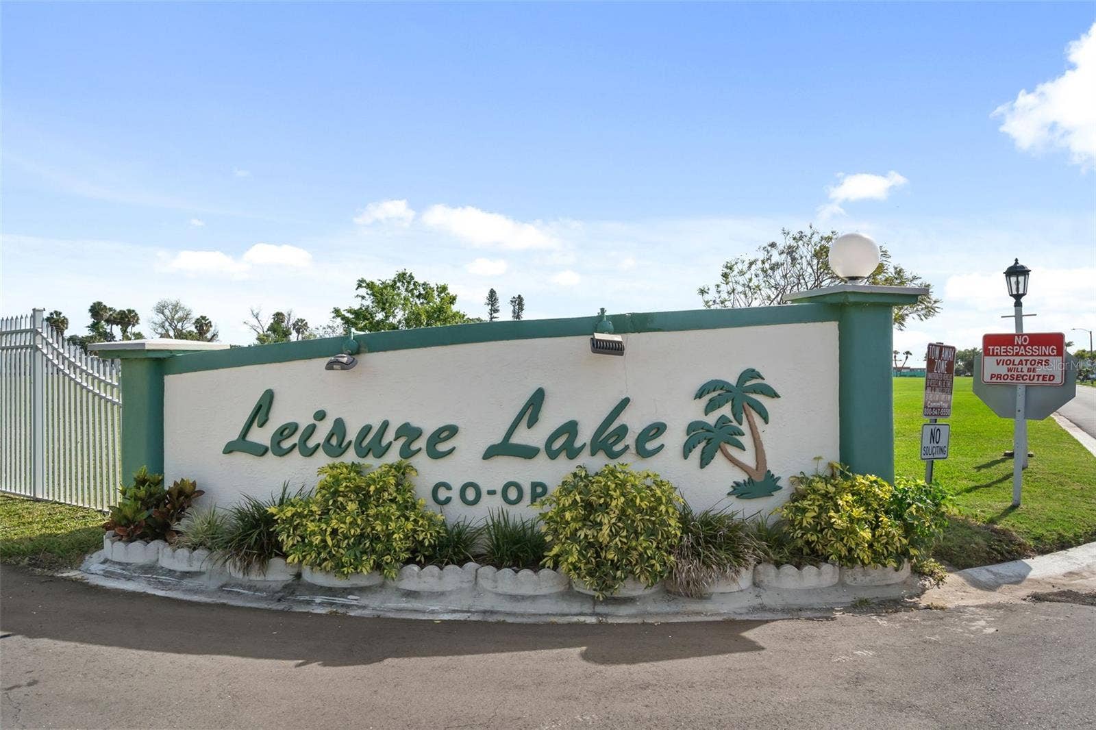 136 LAKEVIEW DR. DRIVE, Palmetto, FL 34221 136 LAKEVIEW DR. DRIVE, Palmetto, FL 34221