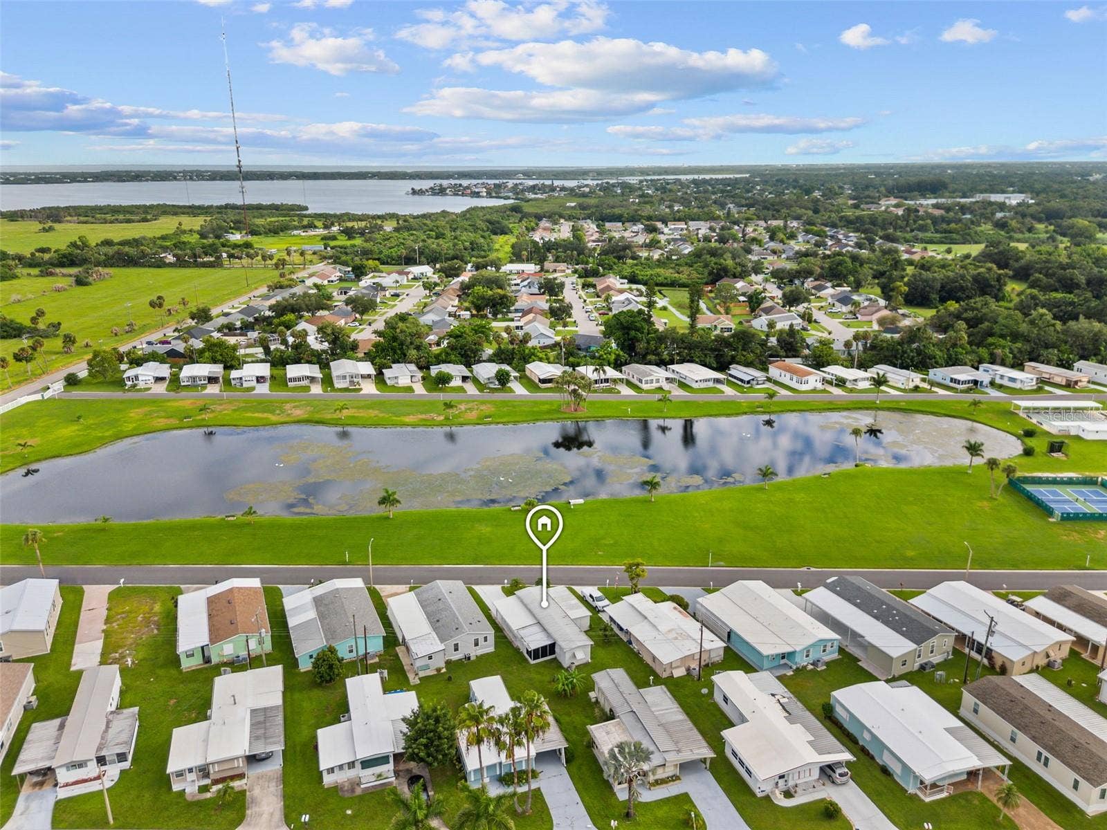 136 LAKEVIEW DR. DRIVE, Palmetto, FL 34221 136 LAKEVIEW DR. DRIVE, Palmetto, FL 34221