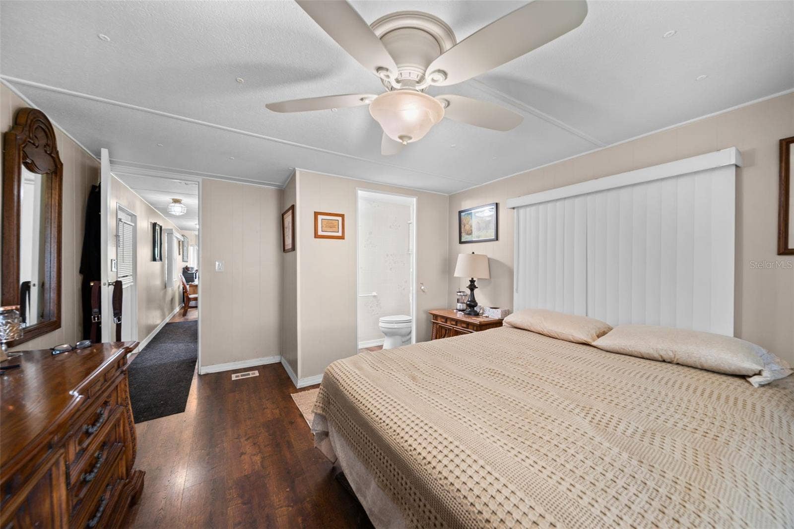 136 LAKEVIEW DR. DRIVE, Palmetto, FL 34221 136 LAKEVIEW DR. DRIVE, Palmetto, FL 34221