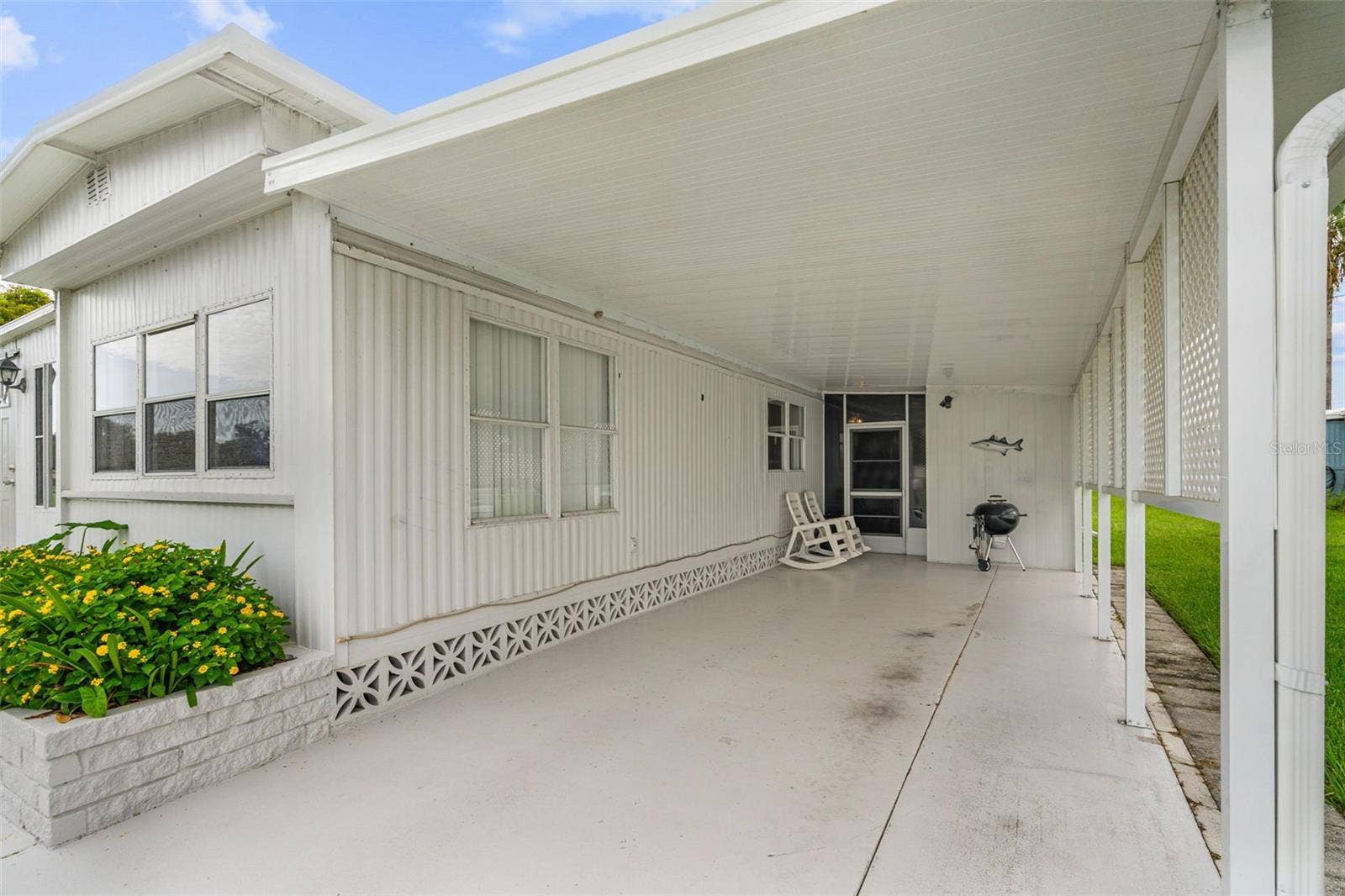 136 LAKEVIEW DR. DRIVE, Palmetto, FL 34221 136 LAKEVIEW DR. DRIVE, Palmetto, FL 34221