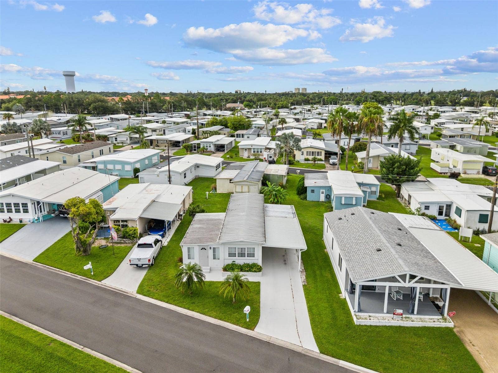 136 LAKEVIEW DR. DRIVE, Palmetto, FL 34221 136 LAKEVIEW DR. DRIVE, Palmetto, FL 34221