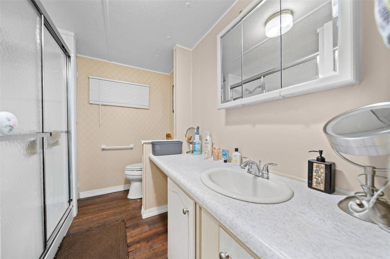 136 LAKEVIEW DR. DRIVE, Palmetto, FL 34221 136 LAKEVIEW DR. DRIVE, Palmetto, FL 34221