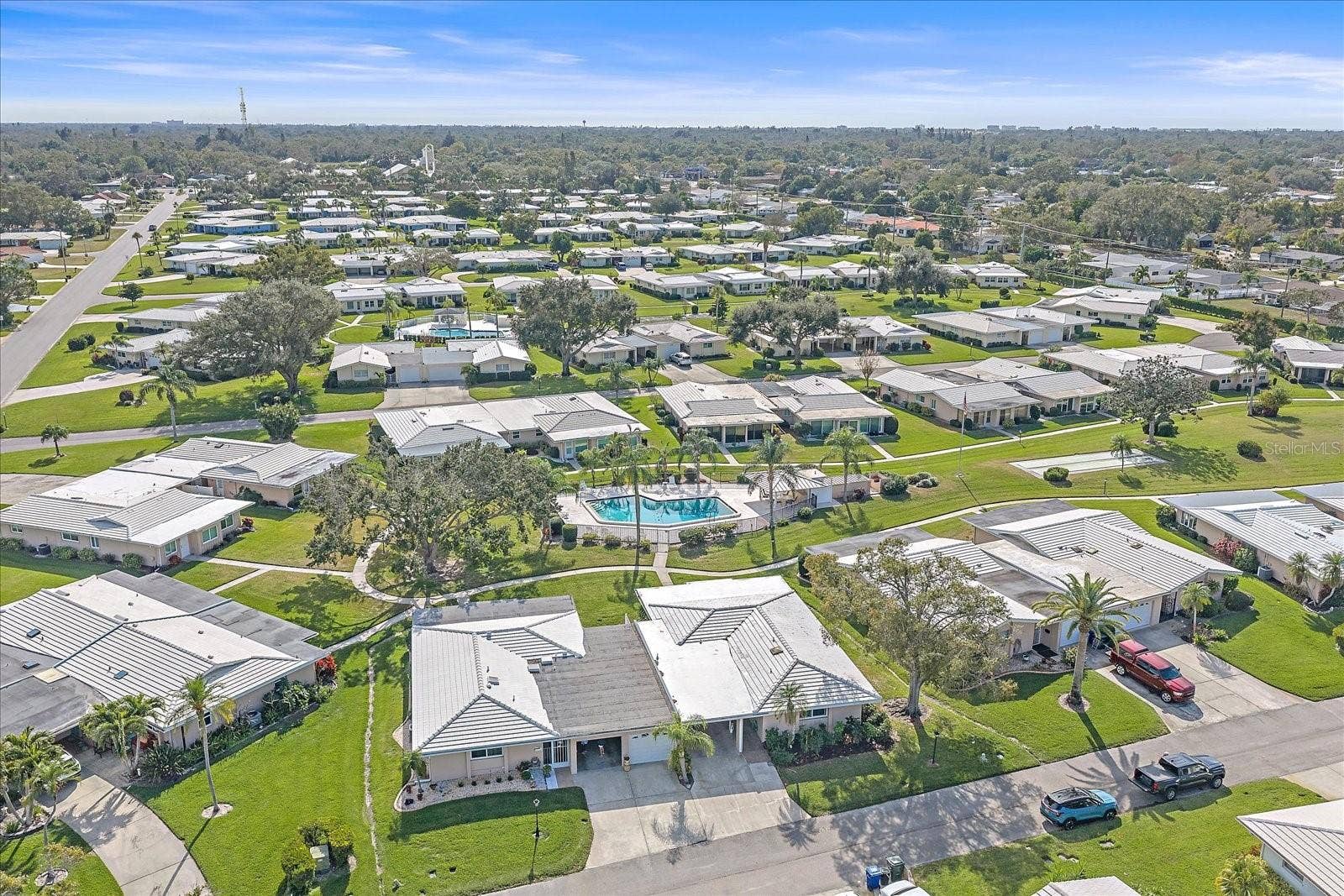 3286 BRUNSWICK LANE, #704, Sarasota, FL 34239 3286 BRUNSWICK LANE, #704, Sarasota, FL 34239