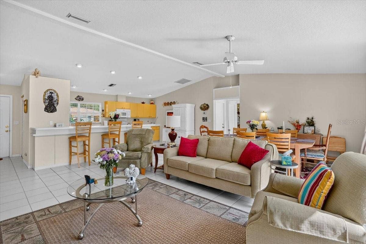 122 49TH COURT E, Palmetto, FL 34221 122 49TH COURT E, Palmetto, FL 34221