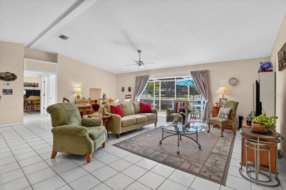 122 49TH COURT E, Palmetto, FL 34221 122 49TH COURT E, Palmetto, FL 34221