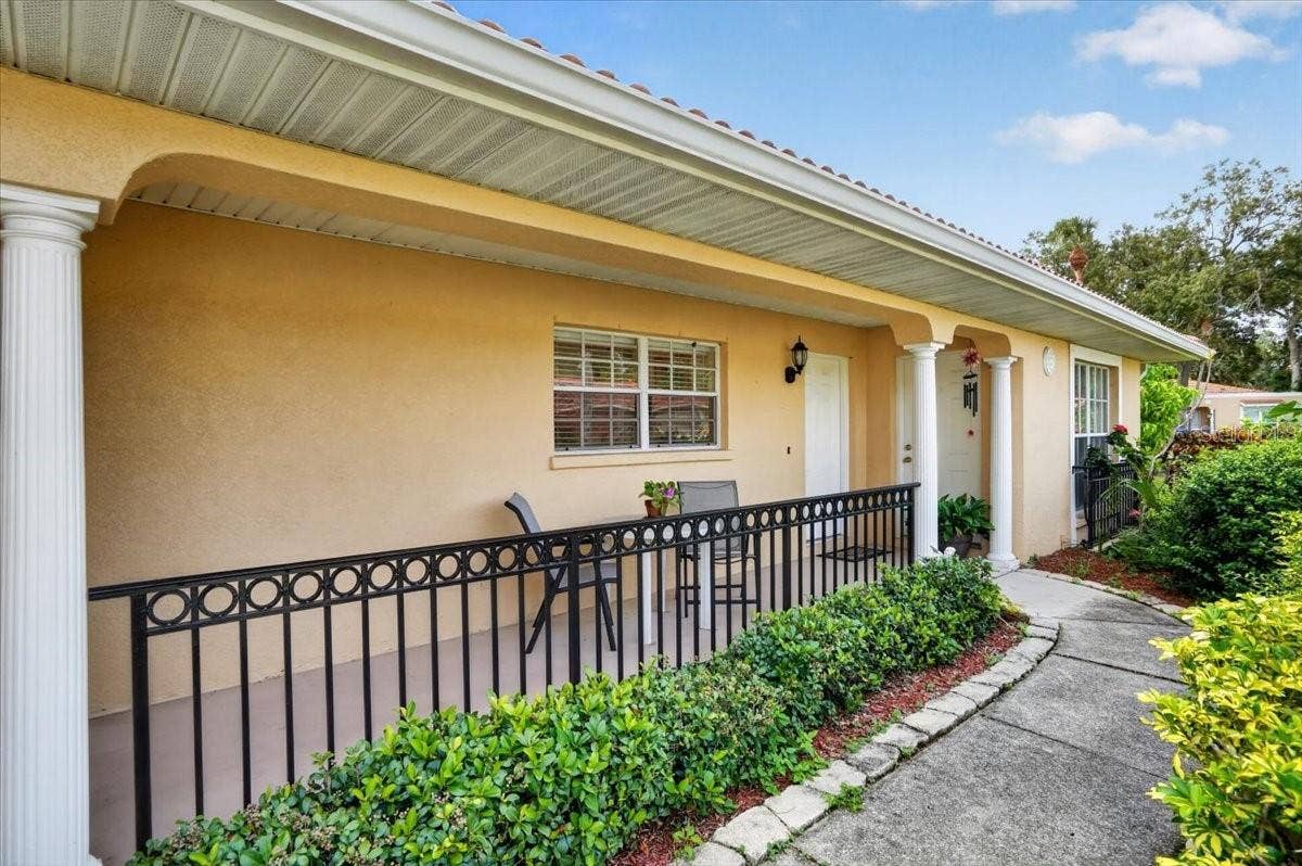 122 49TH COURT E, Palmetto, FL 34221 122 49TH COURT E, Palmetto, FL 34221
