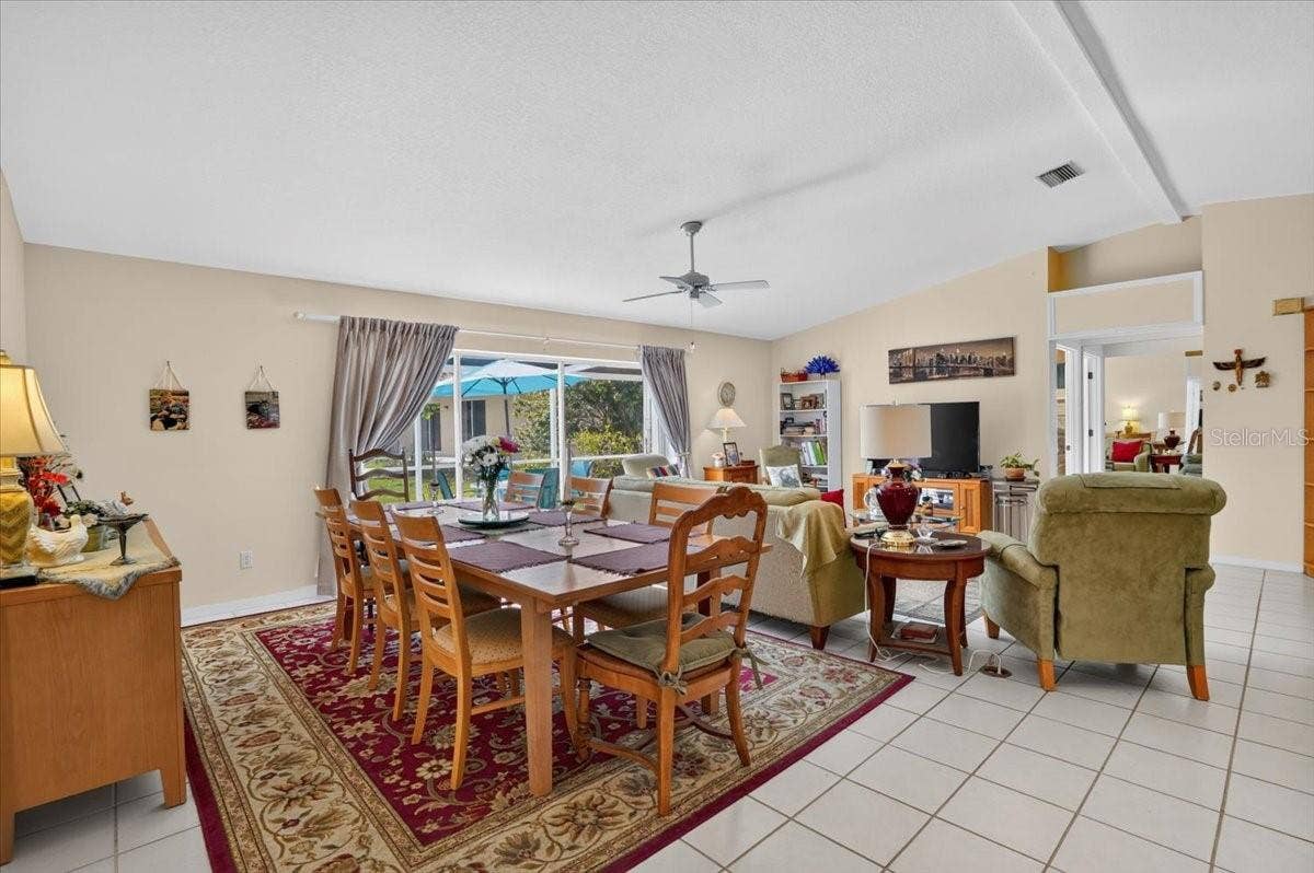 122 49TH COURT E, Palmetto, FL 34221 122 49TH COURT E, Palmetto, FL 34221