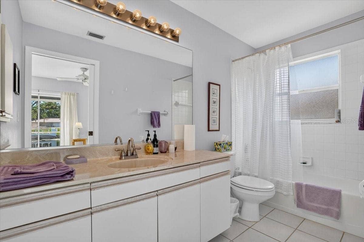 122 49TH COURT E, Palmetto, FL 34221 122 49TH COURT E, Palmetto, FL 34221