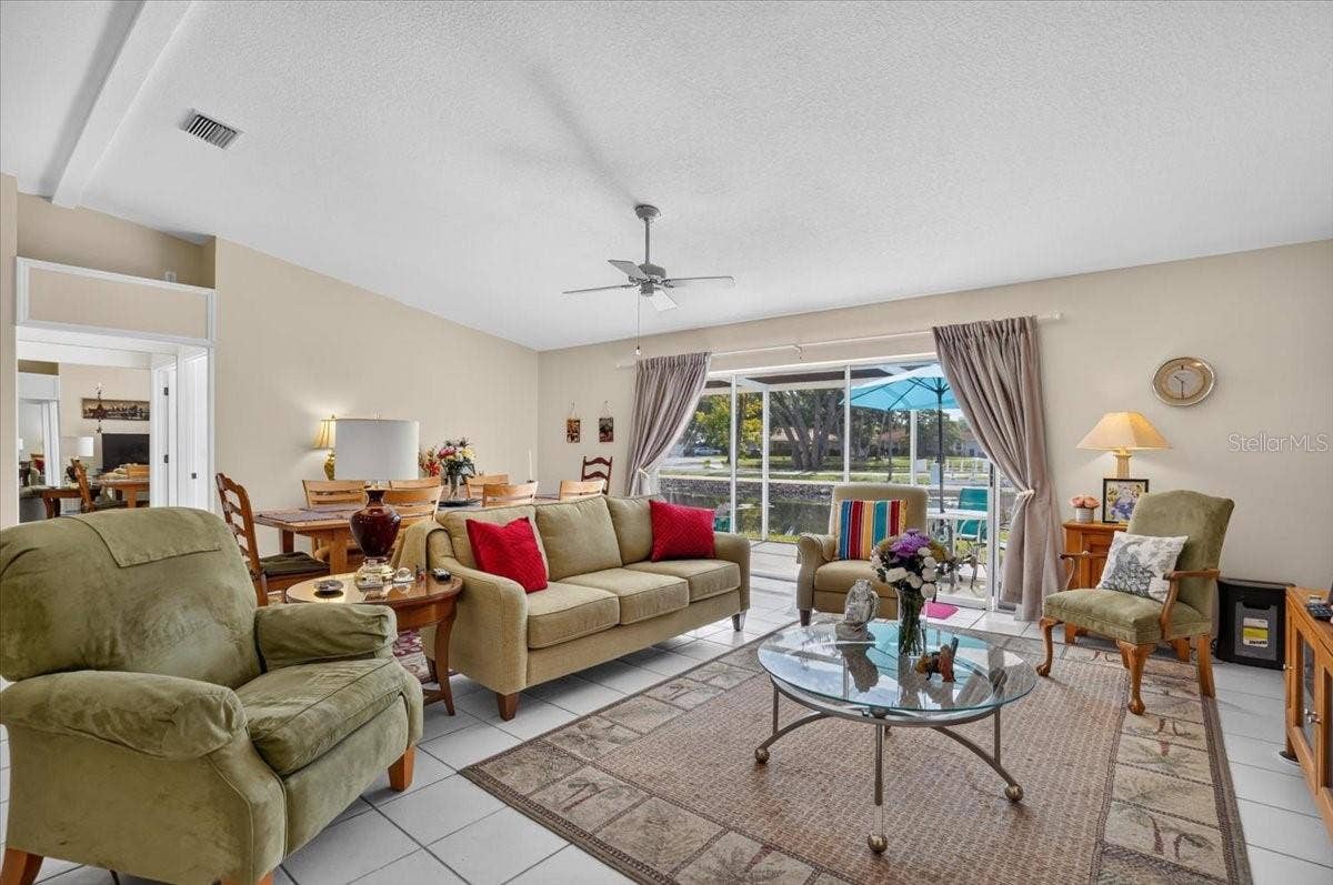 122 49TH COURT E, Palmetto, FL 34221 122 49TH COURT E, Palmetto, FL 34221