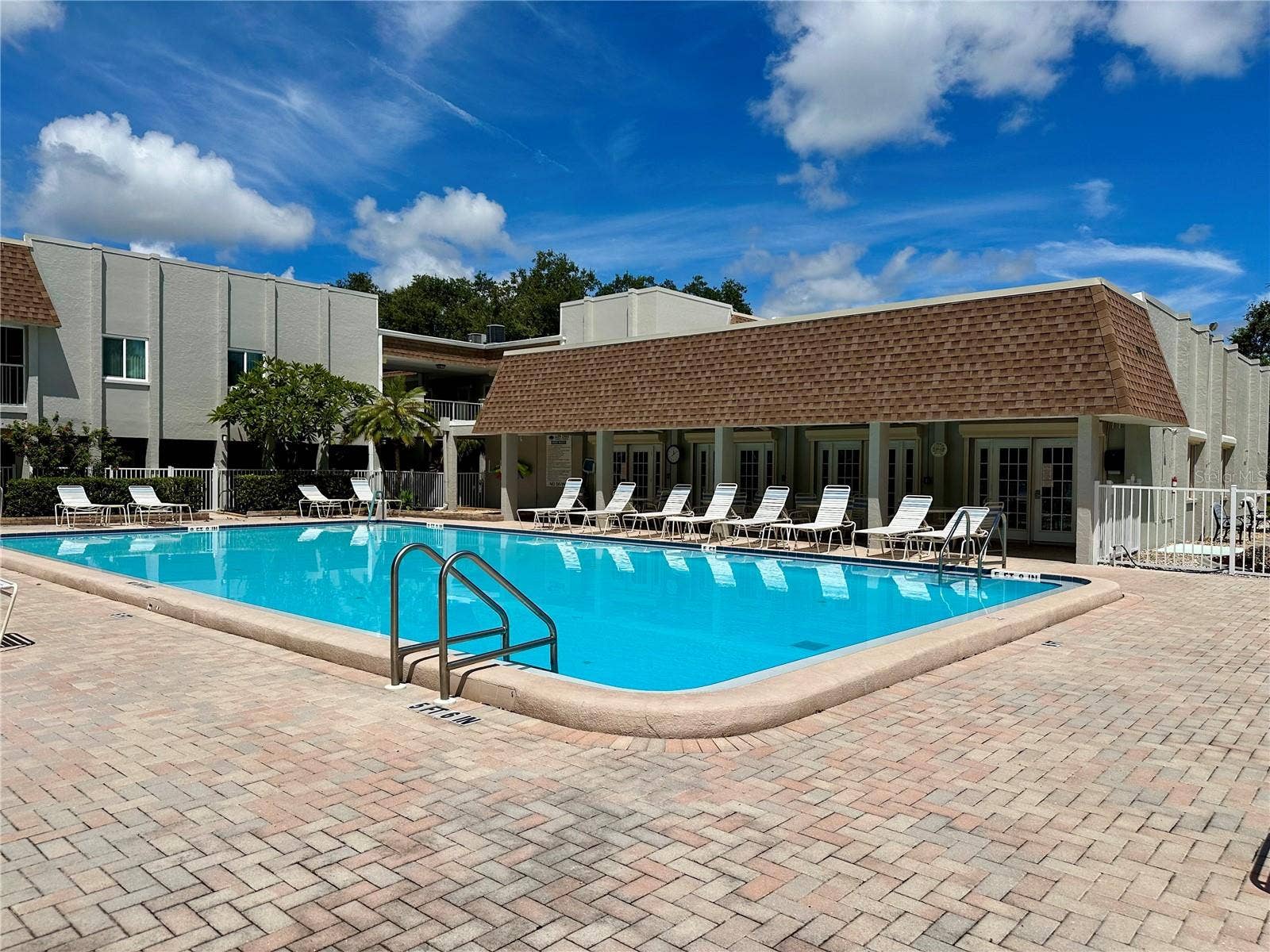 1330 GLEN OAKS DRIVE E, #370D, Sarasota, FL 34232
