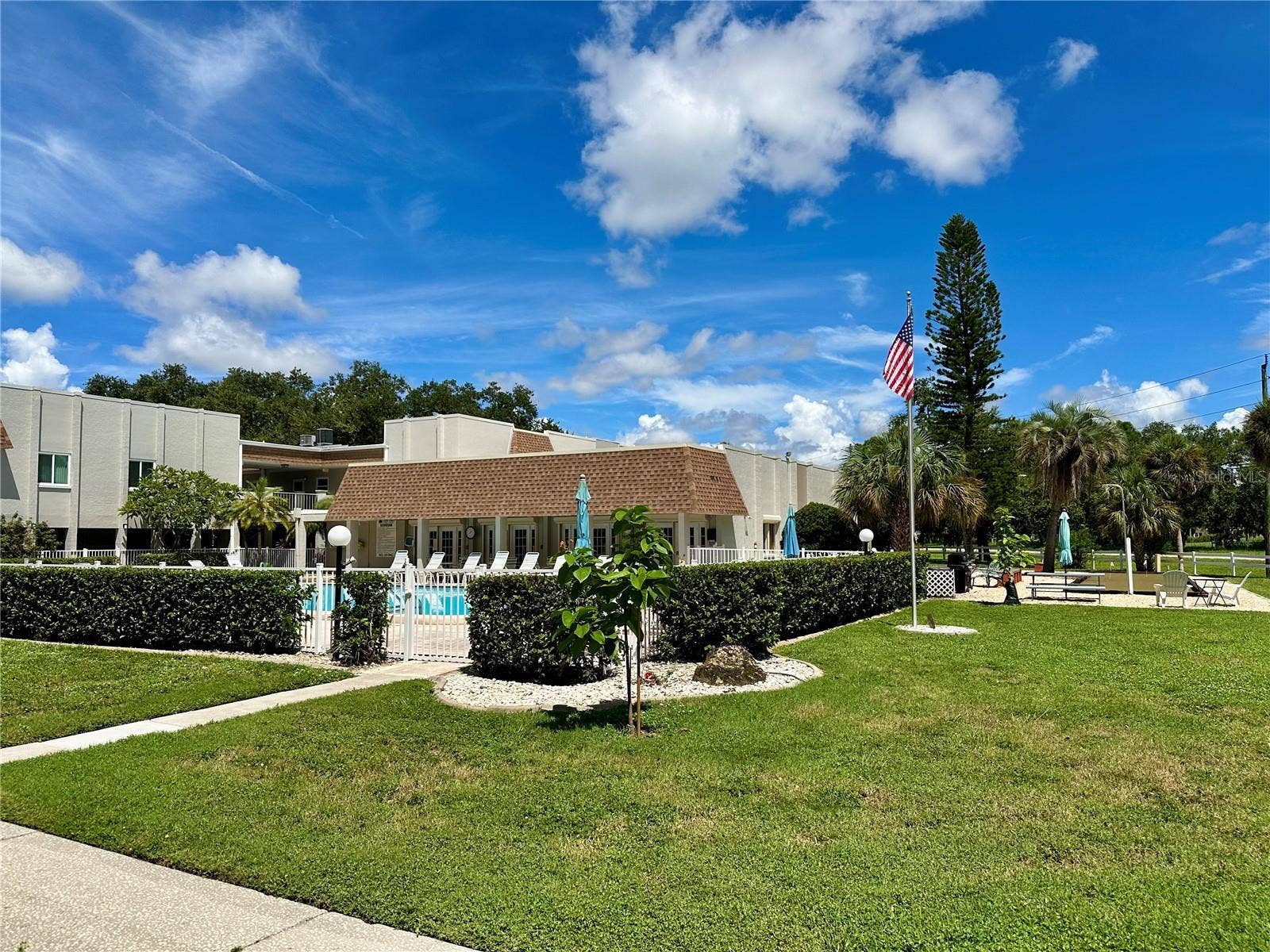 1330 GLEN OAKS DRIVE E, #370D, Sarasota, FL 34232