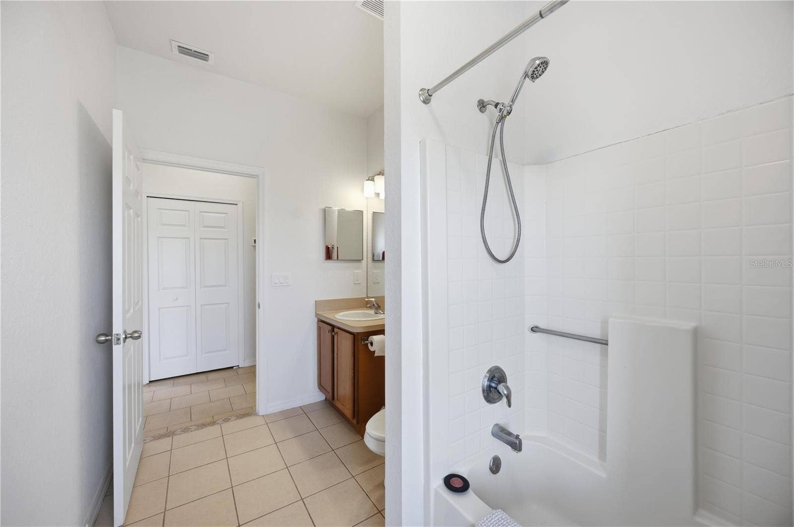 1150 KNOTTY PINE AVENUE, North Port, FL 34288 1150 KNOTTY PINE AVENUE, North Port, FL 34288