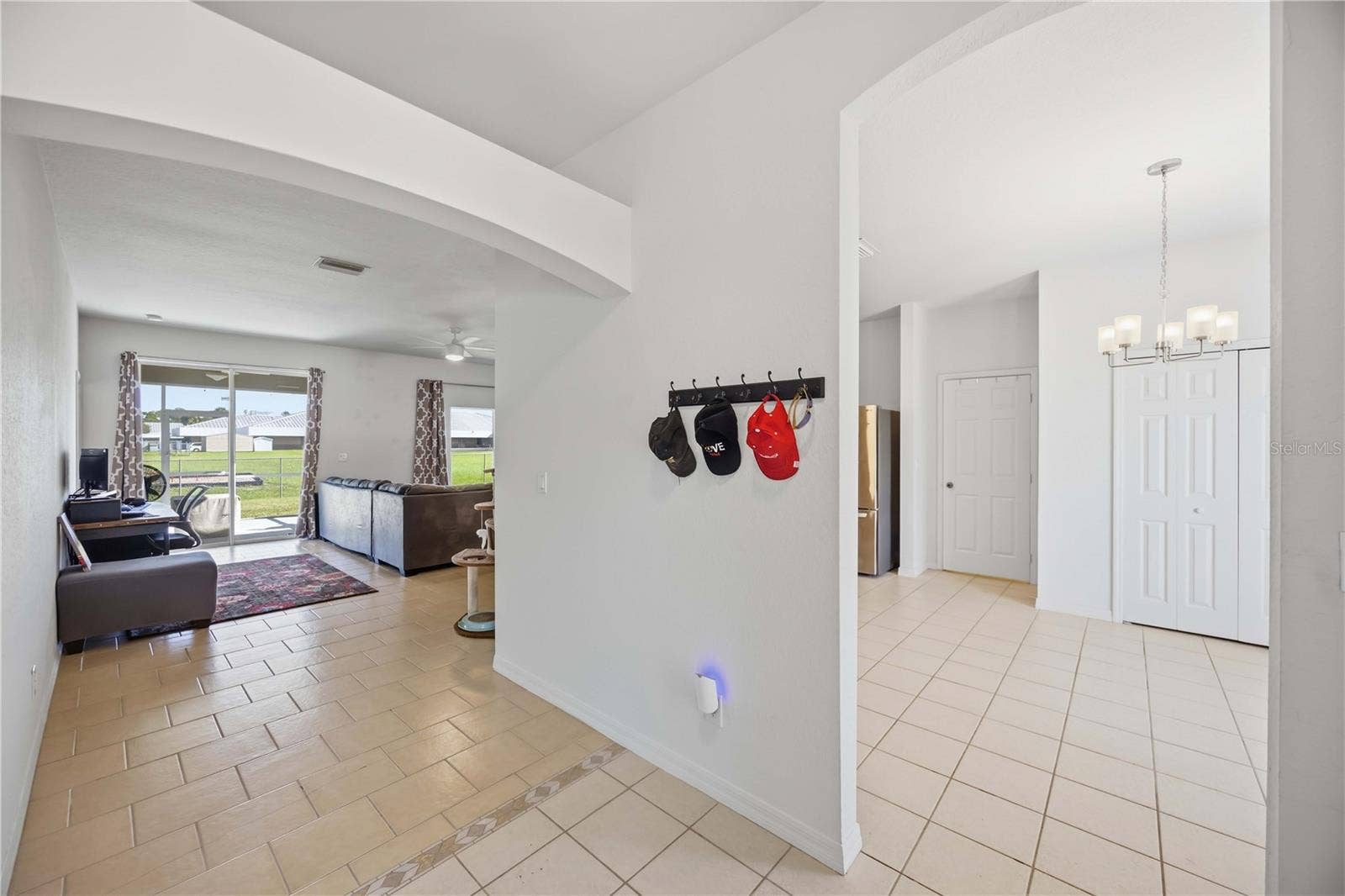 1150 KNOTTY PINE AVENUE, North Port, FL 34288 Nice large entry way