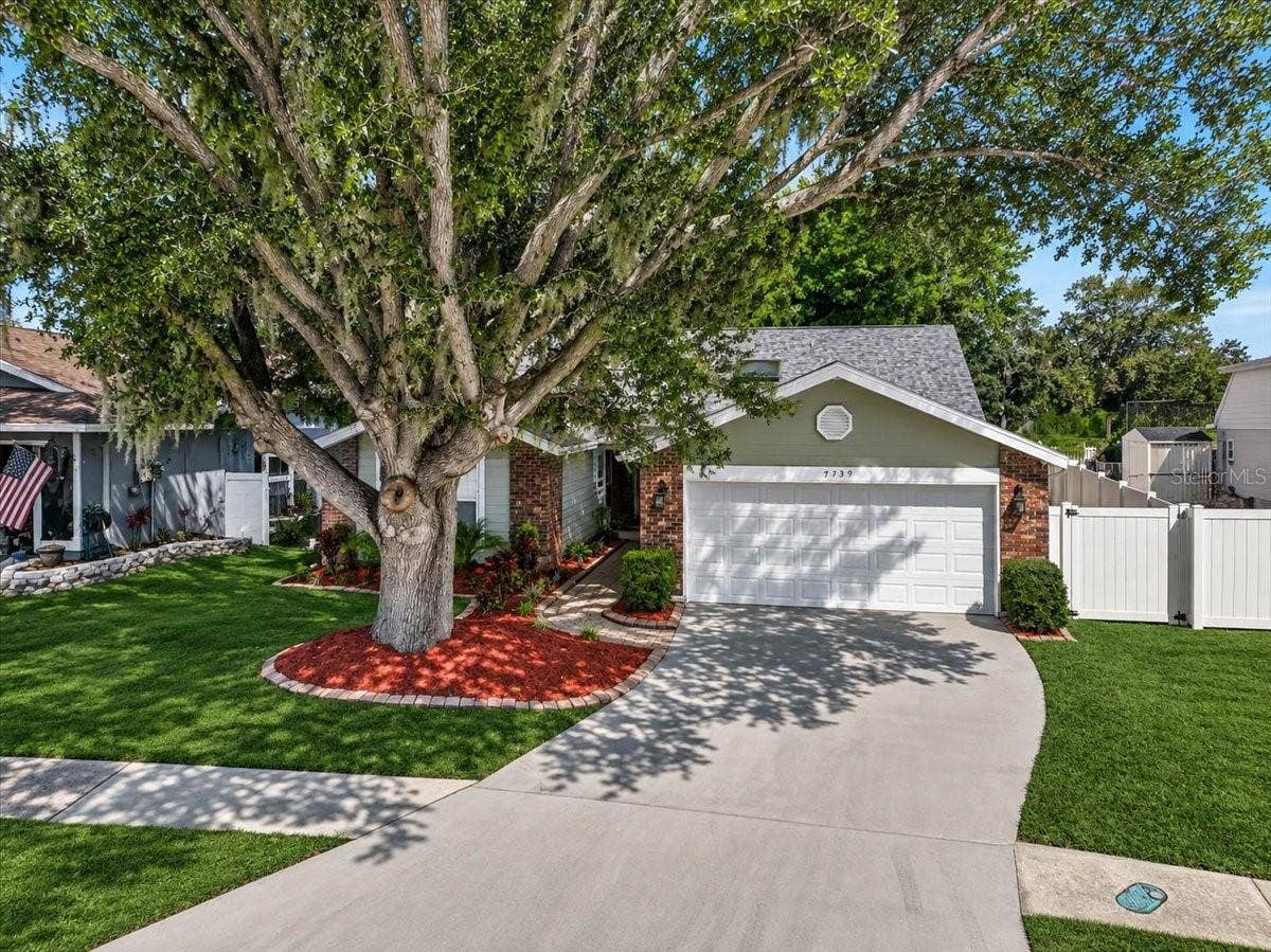 7739 33RD LANE E, Sarasota, FL 34243 7739 33rd Lane East, Sarasota, FL 34243