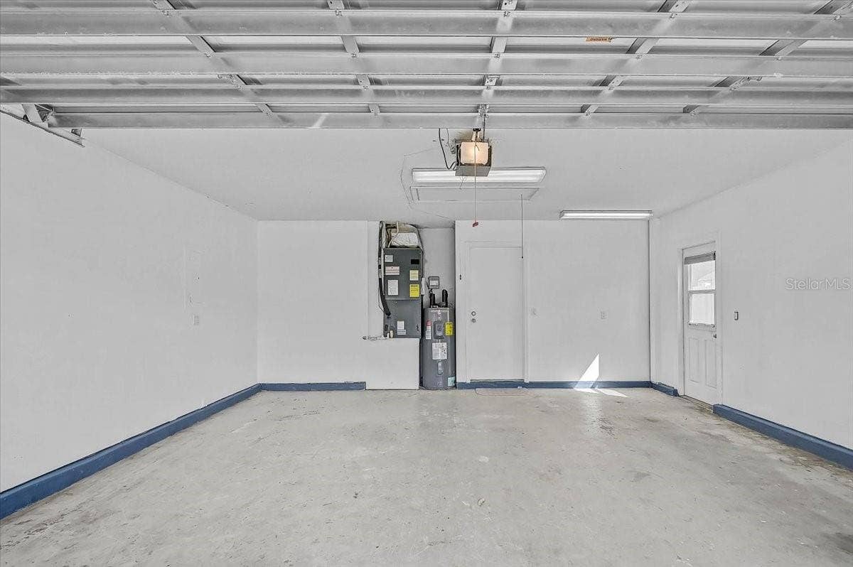 7739 33RD LANE E, Sarasota, FL 34243 Garage 20' x 20'