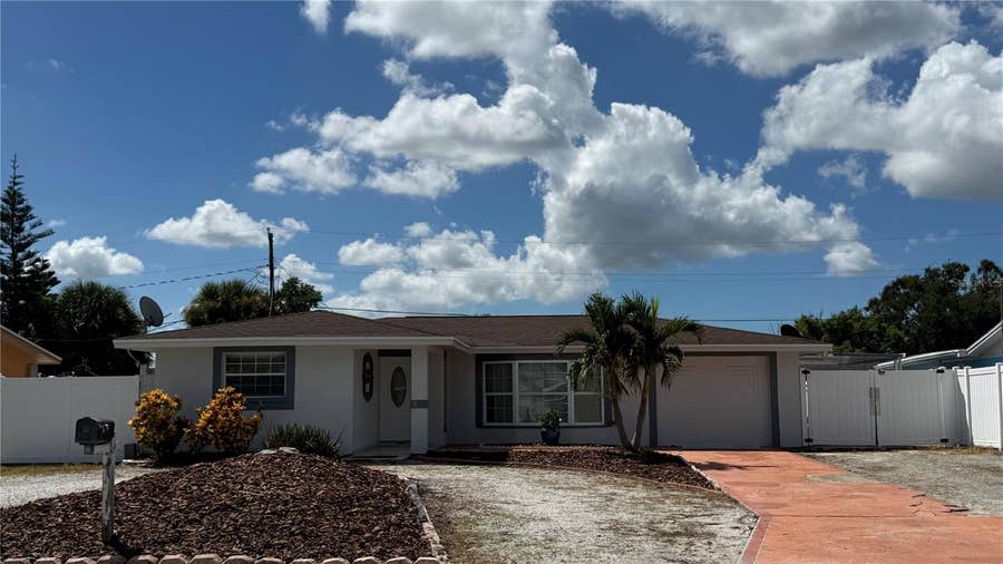 Property photo for 3100 LAKE RIDGE DRIVE, Sarasota, FL
