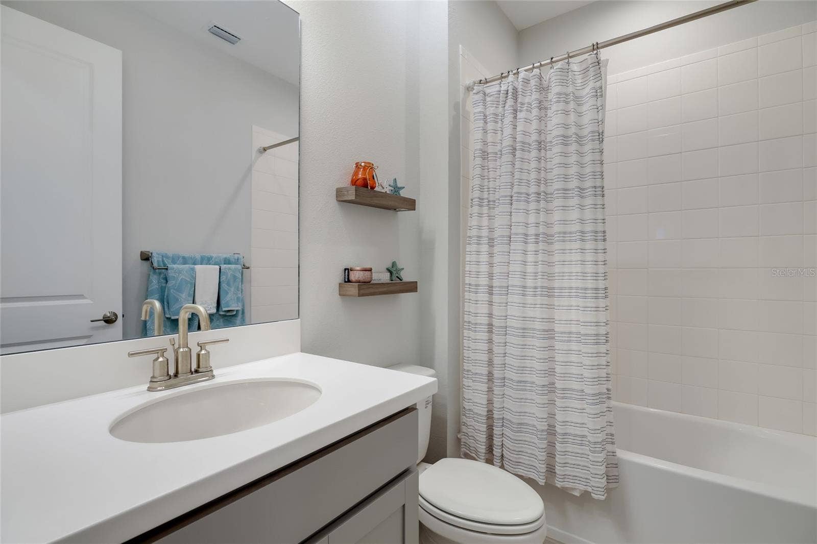 11112 DEVONBRIDGE DRIVE, Palmetto, FL 34221 11112 DEVONBRIDGE DRIVE, Palmetto, FL 34221