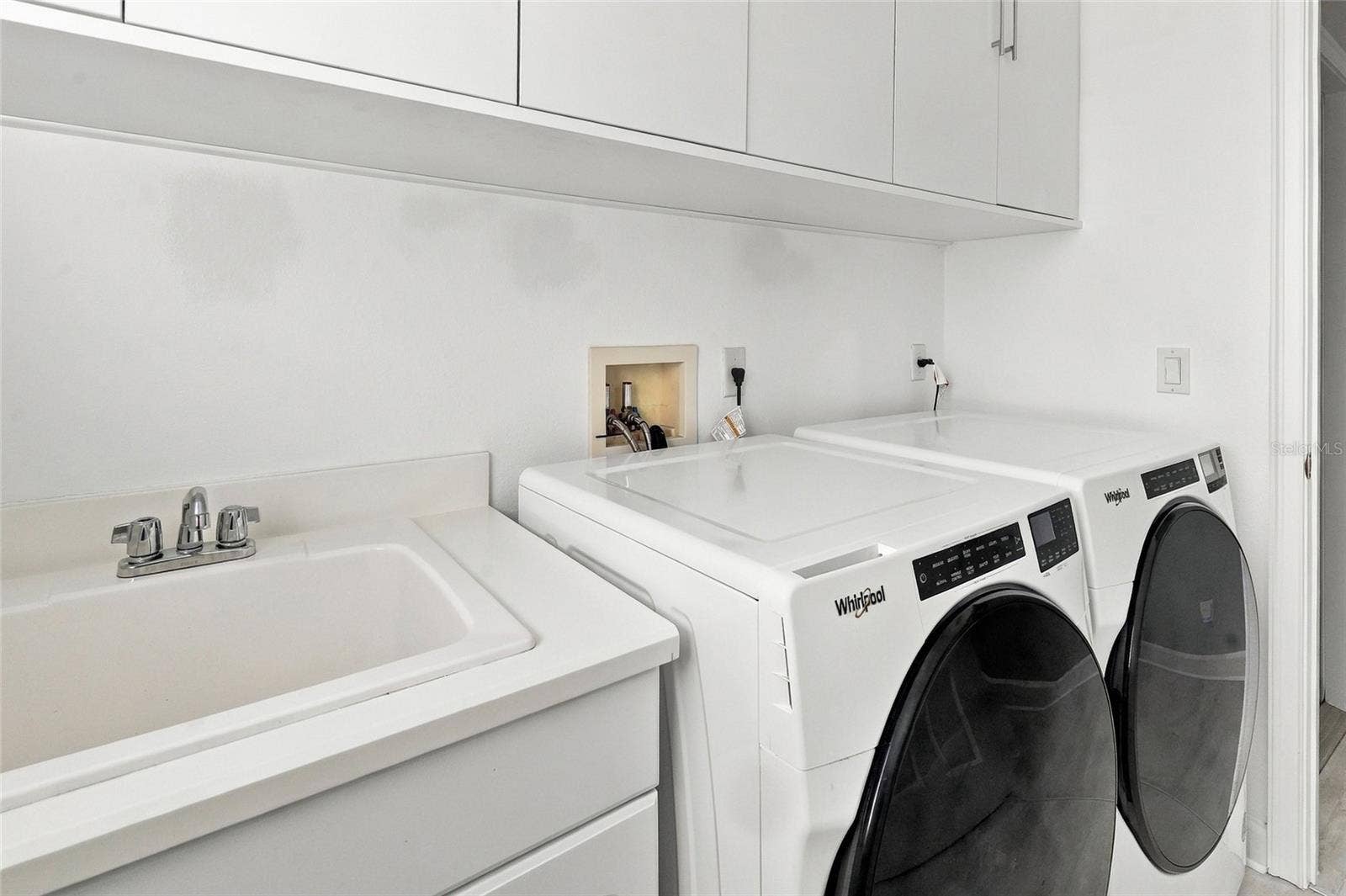 Laundry Room- Gas dryer