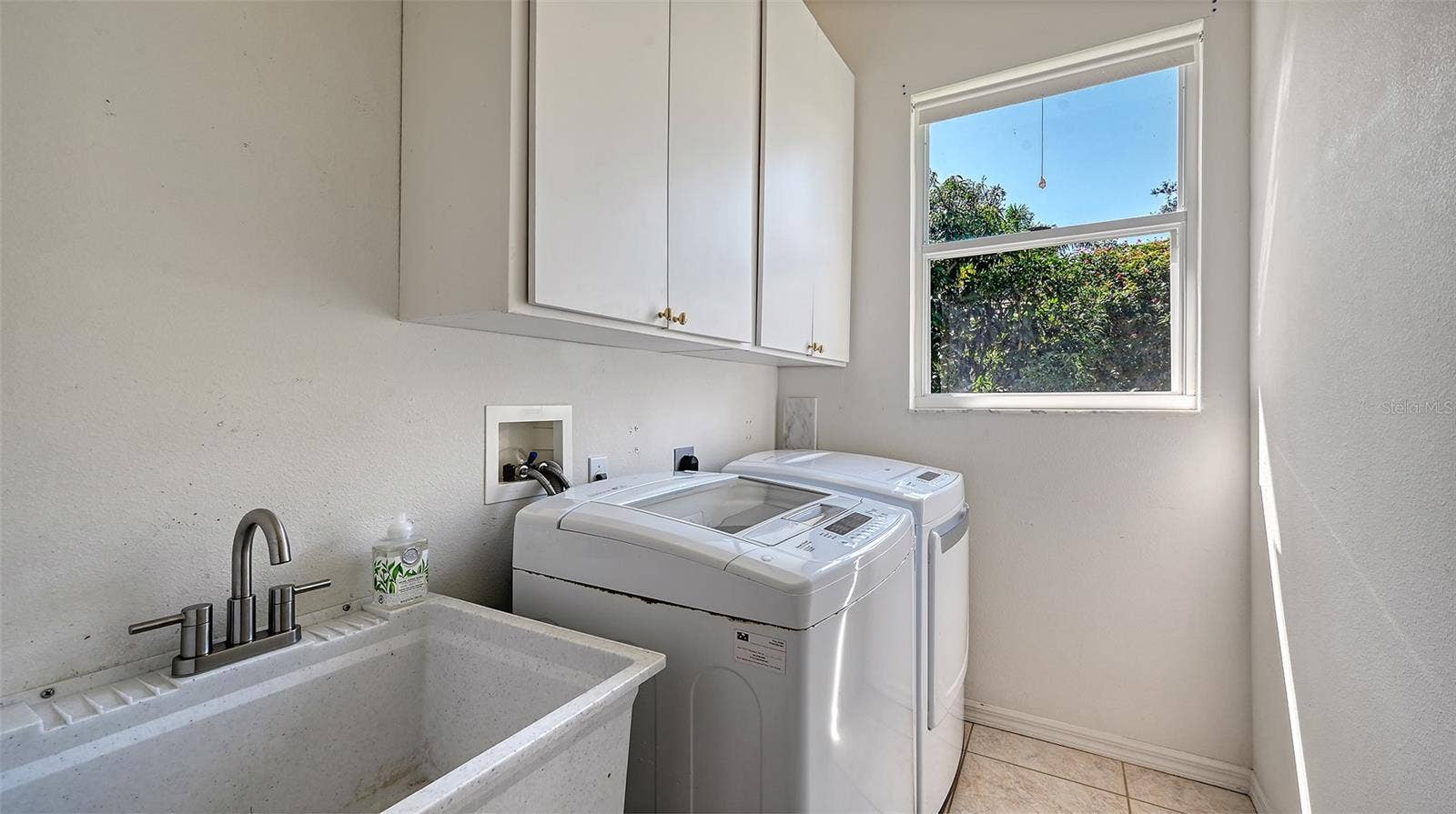 335 PARK TRACE BOULEVARD, Osprey, FL 34229 Laundry