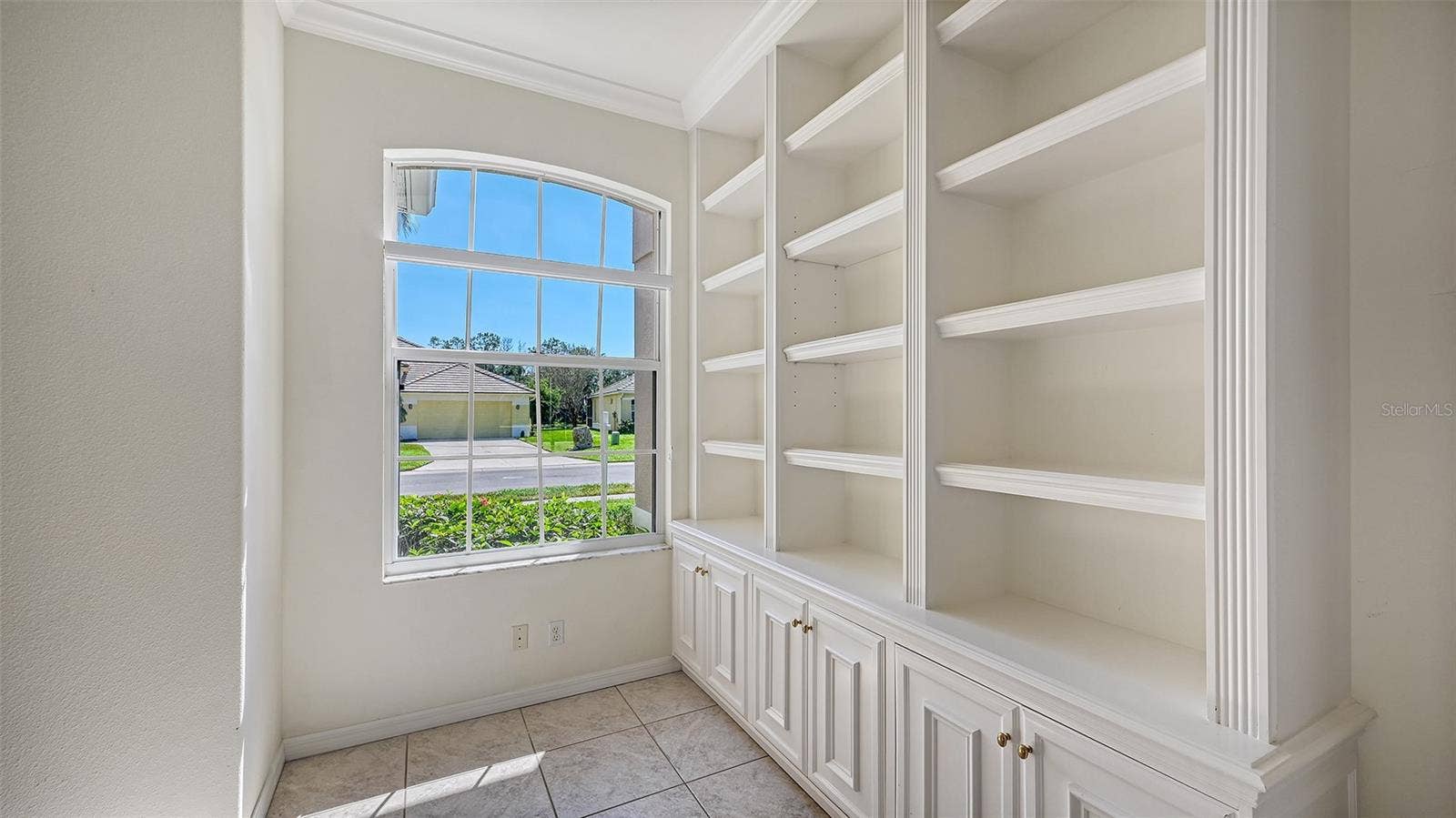 335 PARK TRACE BOULEVARD, Osprey, FL 34229 Den with bright window