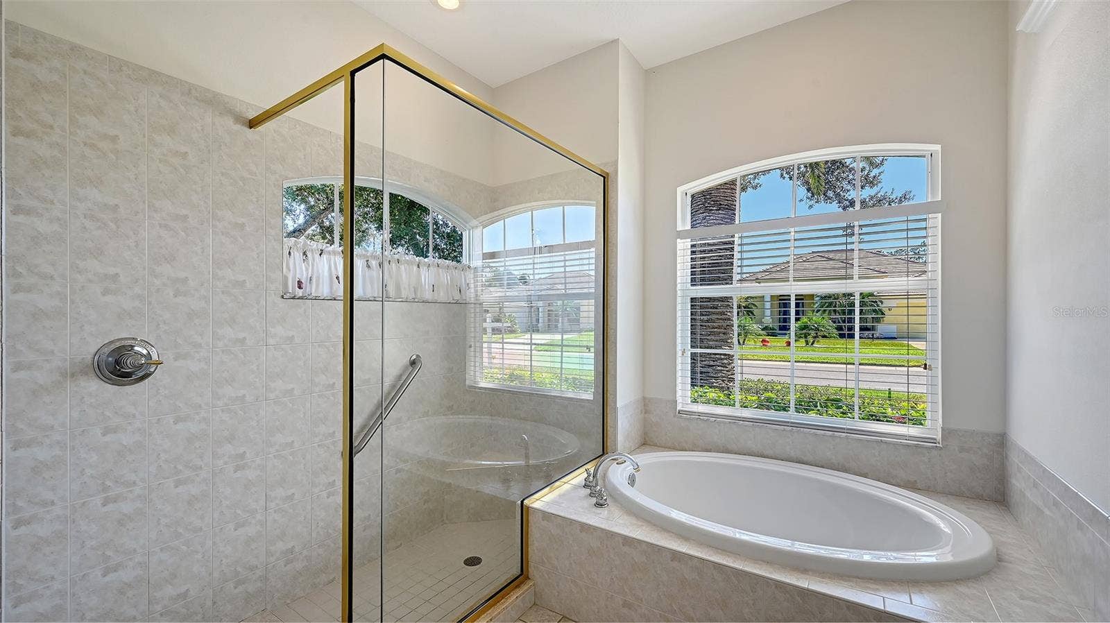 335 PARK TRACE BOULEVARD, Osprey, FL 34229 Tub & Shower