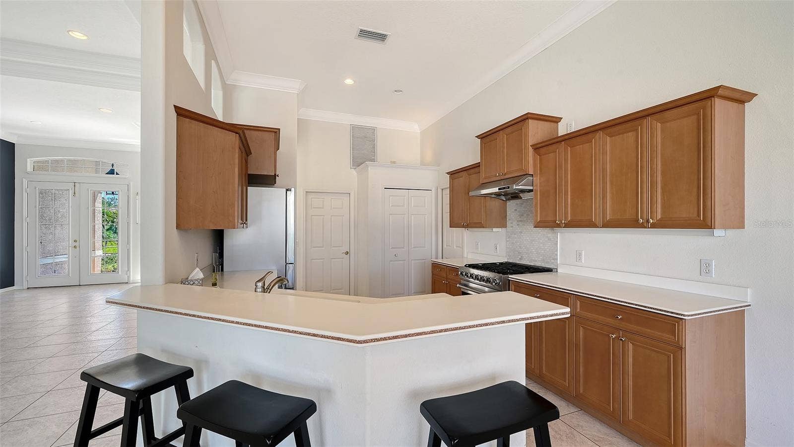 335 PARK TRACE BOULEVARD, Osprey, FL 34229 Newer Bosch Dishwasher & Refrigerator