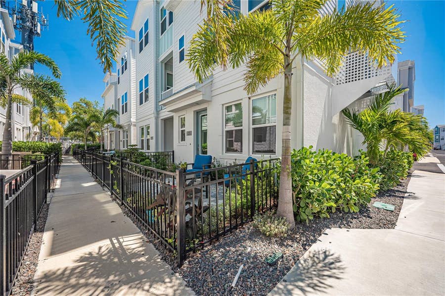 Property photo for 2400 EZZELL COURT, Sarasota, FL
