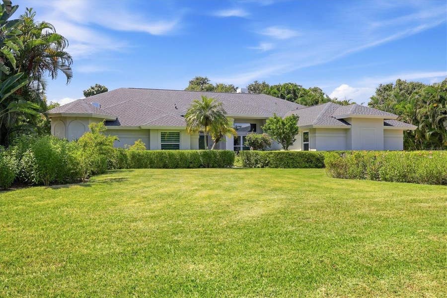 Property photo for 5006 COCO PLUM WAY, Sarasota, FL