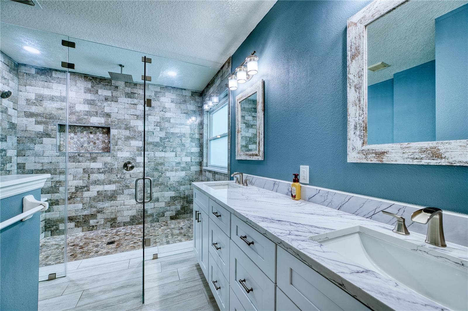 8392 E 47TH ST CIRCLE, Palmetto, FL 34221 8392 E 47TH ST CIRCLE, Palmetto, FL 34221