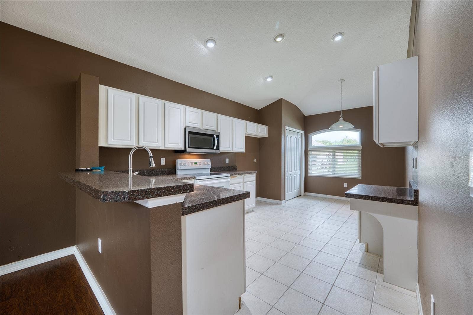 8392 E 47TH ST CIRCLE, Palmetto, FL 34221 8392 E 47TH ST CIRCLE, Palmetto, FL 34221