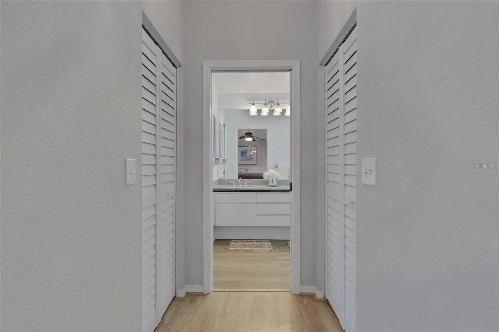 6104 NICOLE DRIVE, Sarasota, FL 34243 6104 NICOLE DRIVE, Sarasota, FL 34243