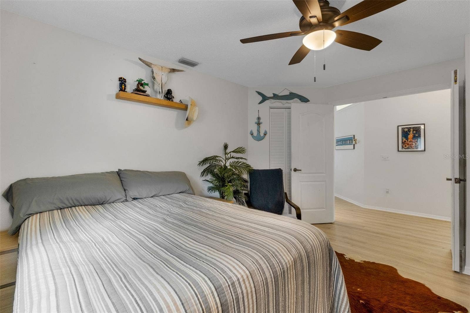 6104 NICOLE DRIVE, Sarasota, FL 34243 6104 NICOLE DRIVE, Sarasota, FL 34243