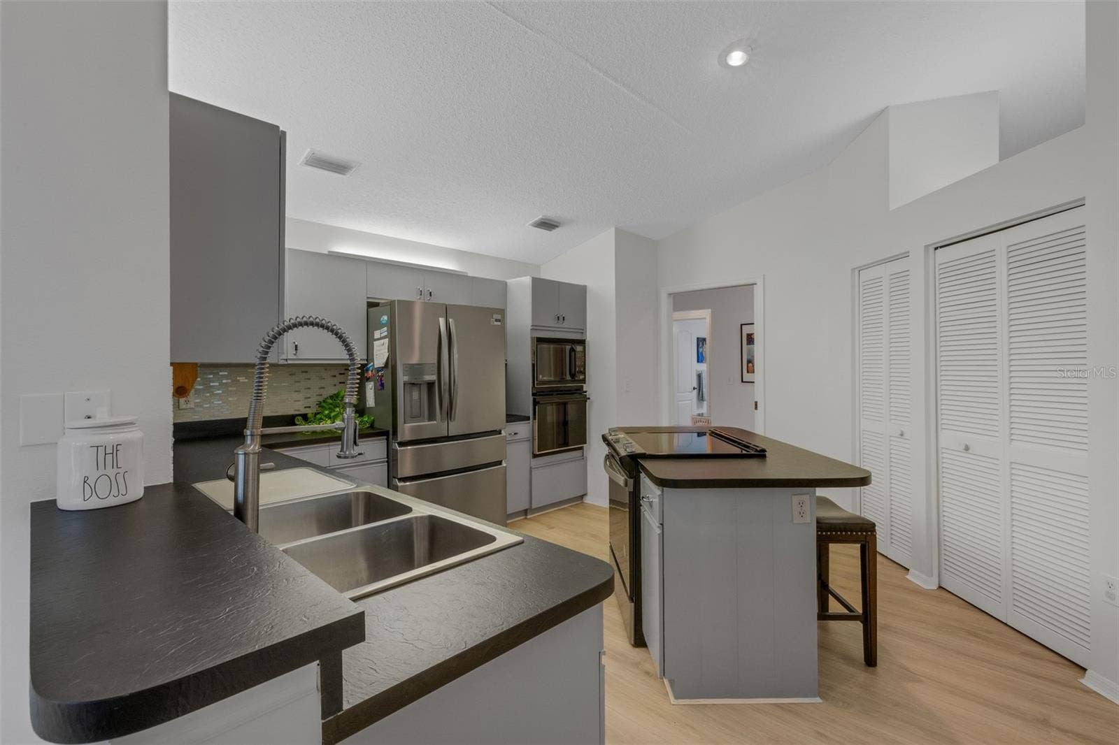 6104 NICOLE DRIVE, Sarasota, FL 34243 6104 NICOLE DRIVE, Sarasota, FL 34243