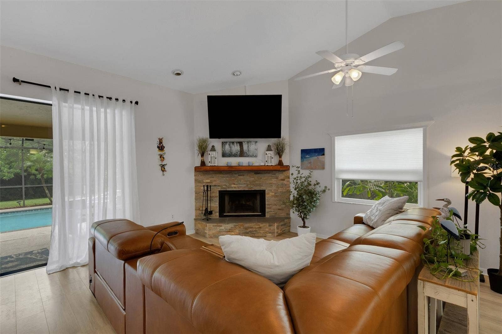 6104 NICOLE DRIVE, Sarasota, FL 34243 6104 NICOLE DRIVE, Sarasota, FL 34243