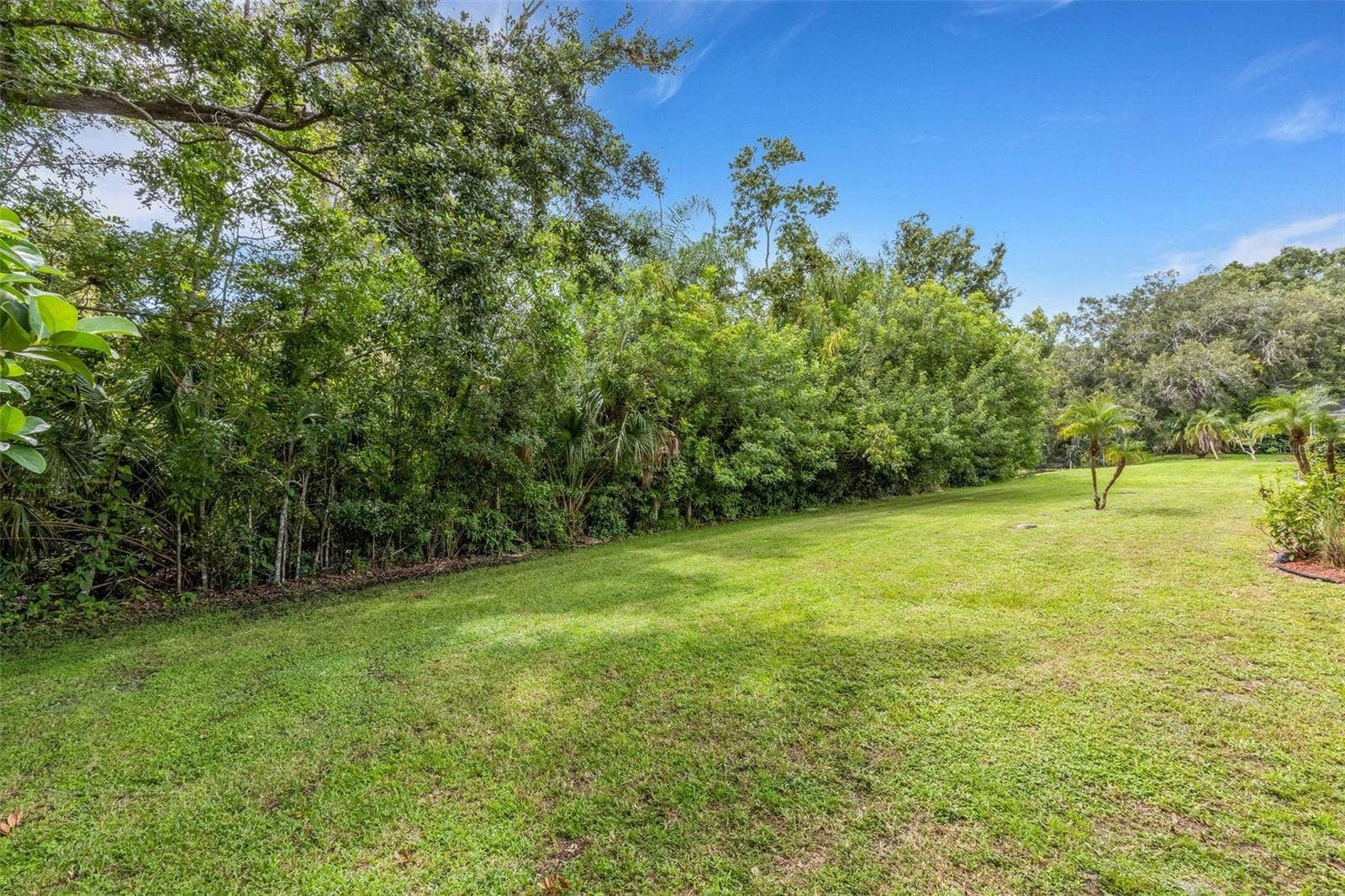 6104 NICOLE DRIVE, Sarasota, FL 34243 6104 NICOLE DRIVE, Sarasota, FL 34243