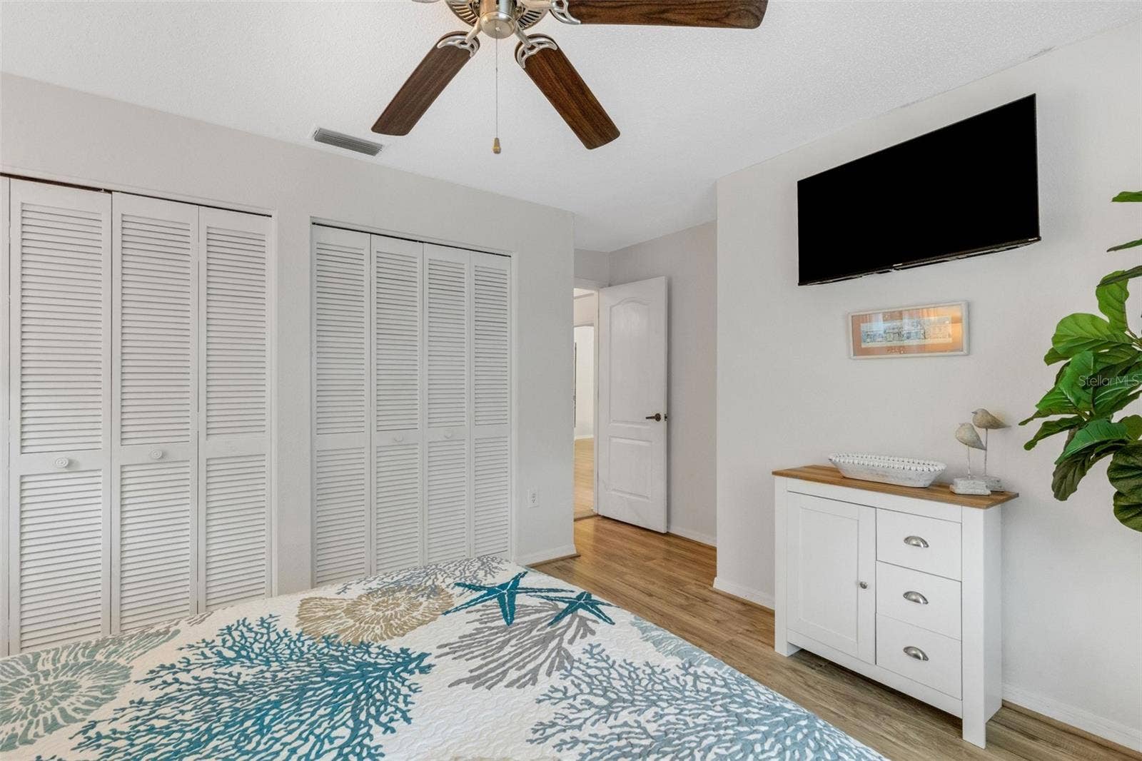6104 NICOLE DRIVE, Sarasota, FL 34243 6104 NICOLE DRIVE, Sarasota, FL 34243