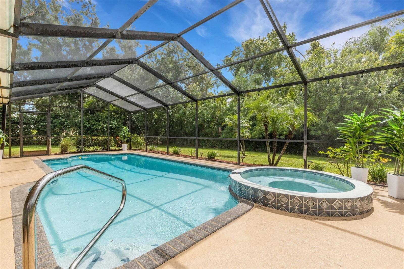 6104 NICOLE DRIVE, Sarasota, FL 34243 6104 NICOLE DRIVE, Sarasota, FL 34243