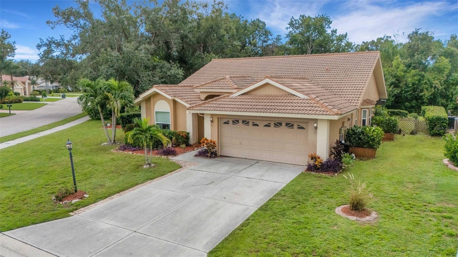 6104 NICOLE DRIVE, Sarasota, FL 34243 6104 NICOLE DRIVE, Sarasota, FL 34243