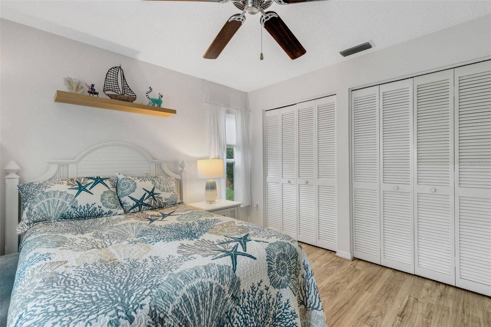 6104 NICOLE DRIVE, Sarasota, FL 34243 6104 NICOLE DRIVE, Sarasota, FL 34243