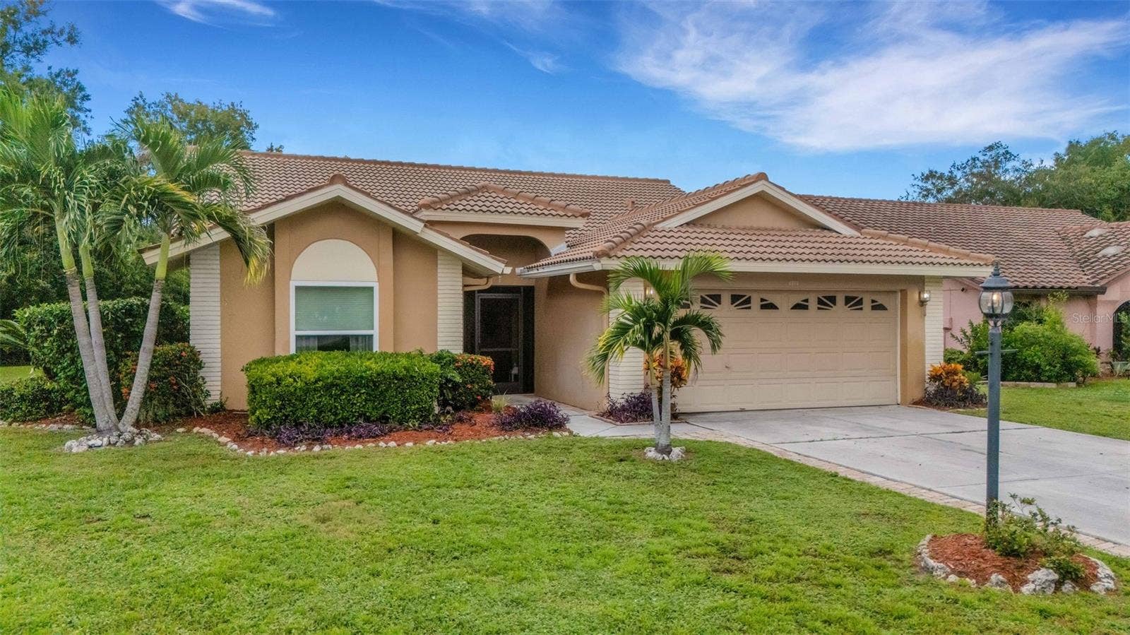 6104 NICOLE DRIVE, Sarasota, FL 34243 6104 NICOLE DRIVE, Sarasota, FL 34243